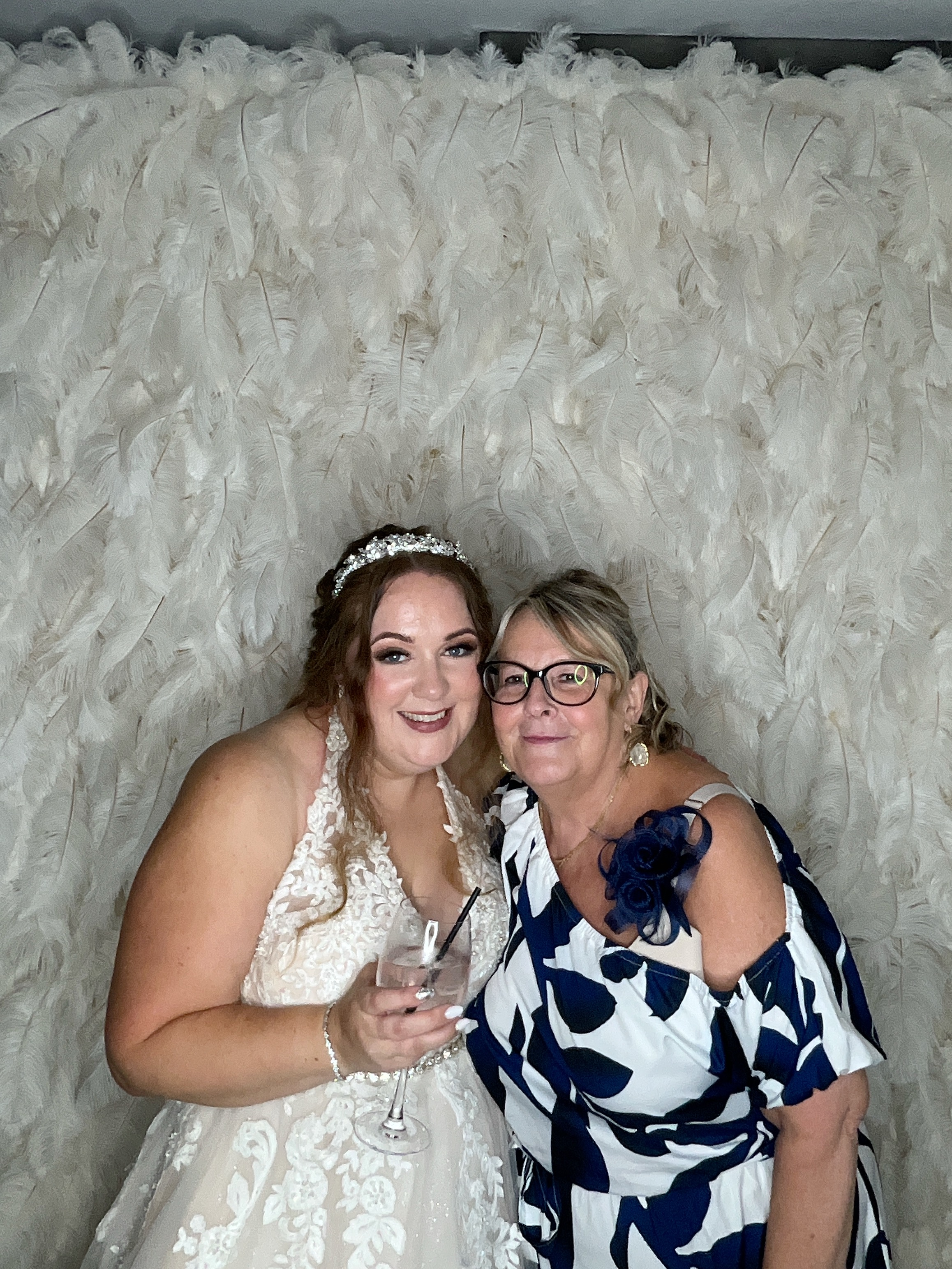 Becca & Glynn  | View more photos from the event at gallery.magicimages.uk/u/MagicImages/Becca-Glynn