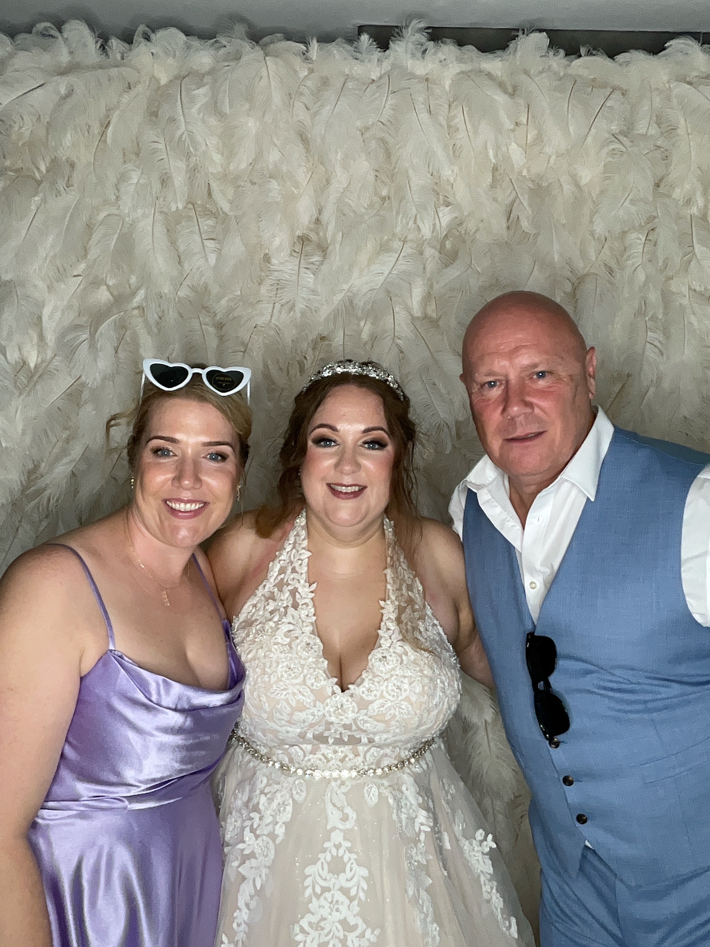 Becca & Glynn  | View more photos from the event at gallery.magicimages.uk/u/MagicImages/Becca-Glynn