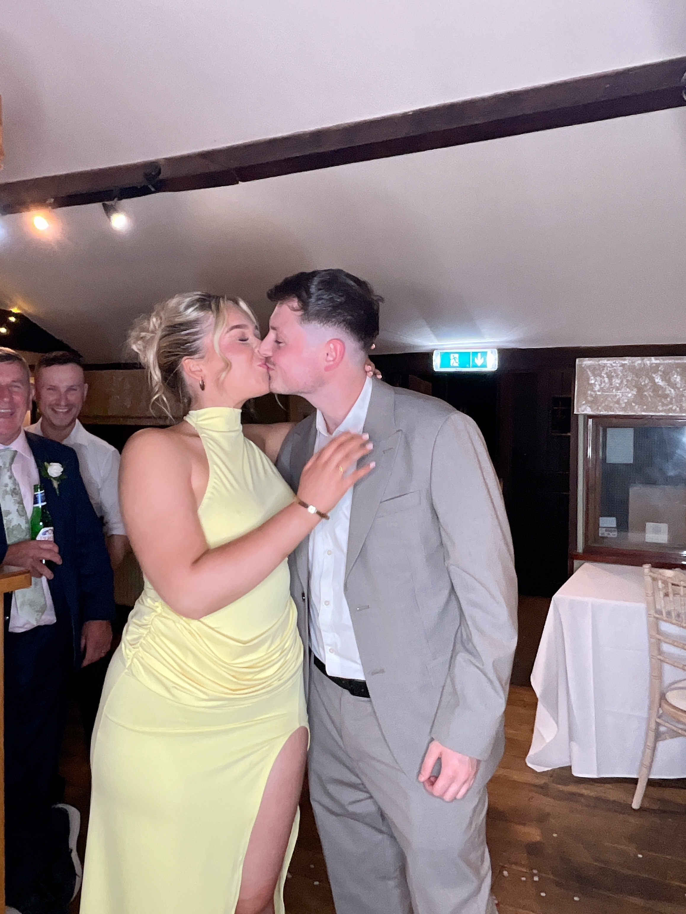 Dawn & Ian  | View more photos from the event at gallery.magicimages.uk/u/MagicImages/Dawn-Ian