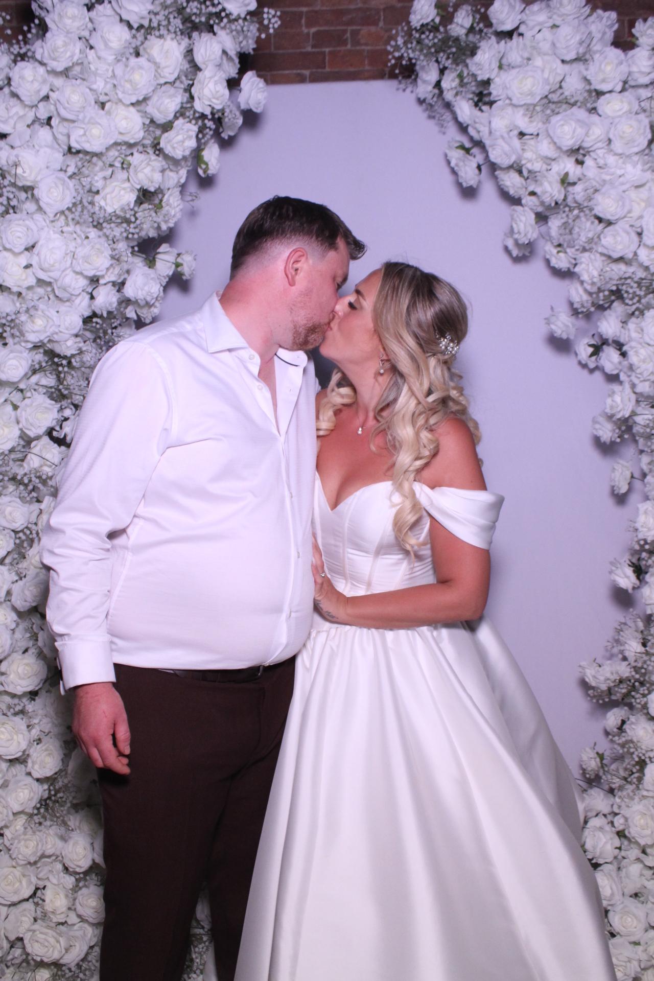 Hannah and Paul | View more photos from the event at gallery.magicimages.uk/u/MagicImages/Hannah-and-Paul