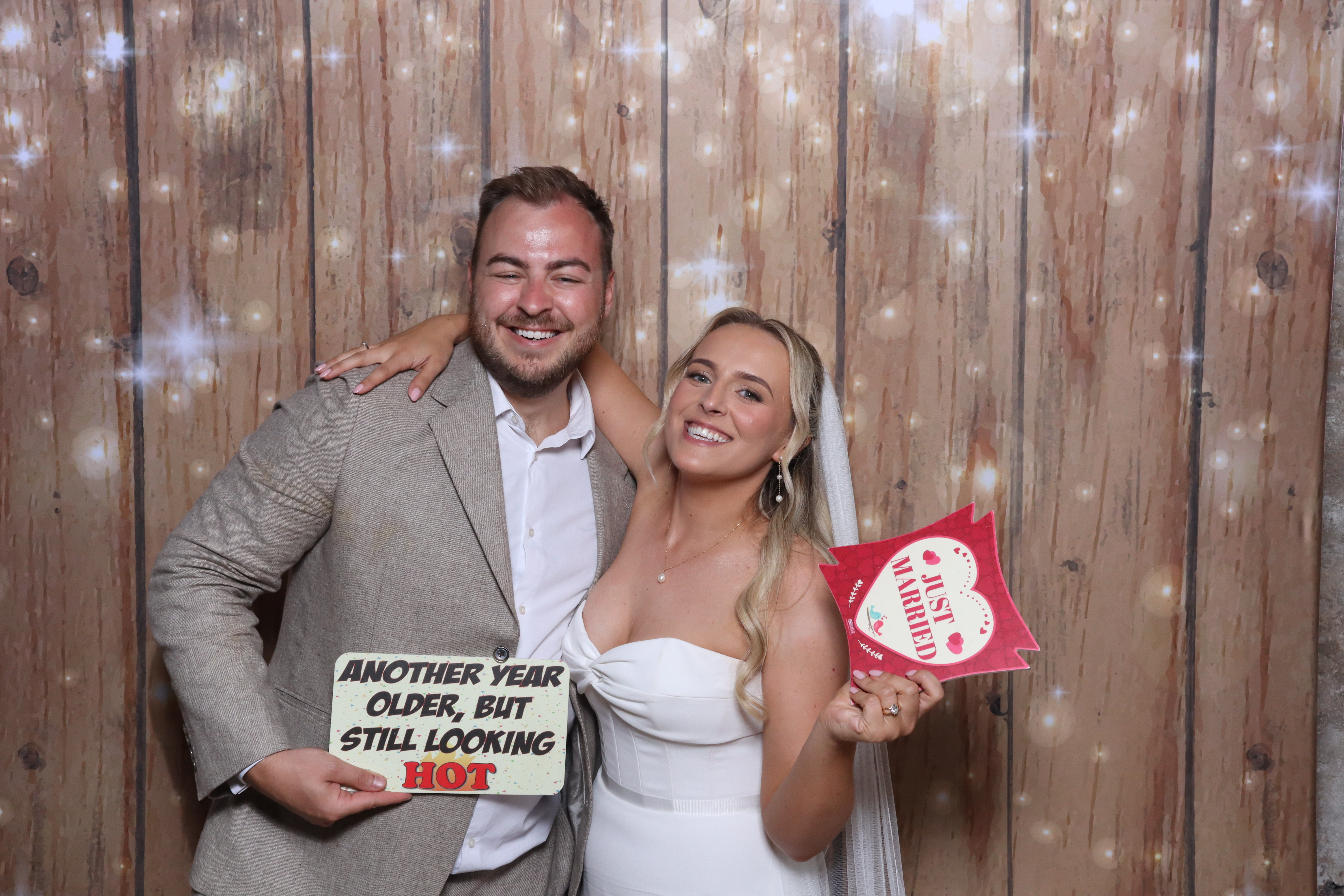 Holly and Ben photo booth images | View more photos from the event at gallery.magicimages.uk/u/MagicImages/Holly-and-Ben-photo-booth-images