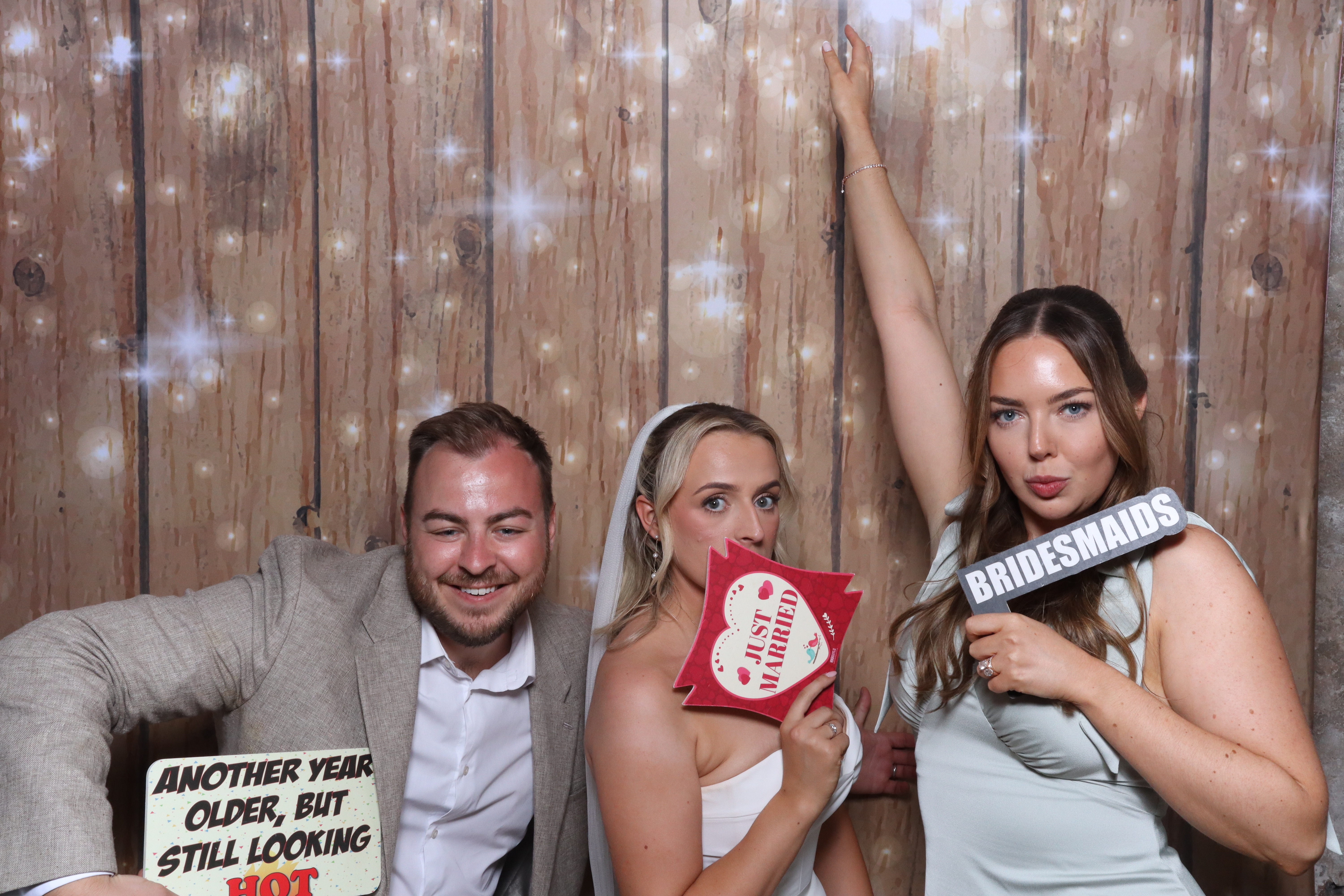 Holly and Ben photo booth images | View more photos from the event at gallery.magicimages.uk/u/MagicImages/Holly-and-Ben-photo-booth-images