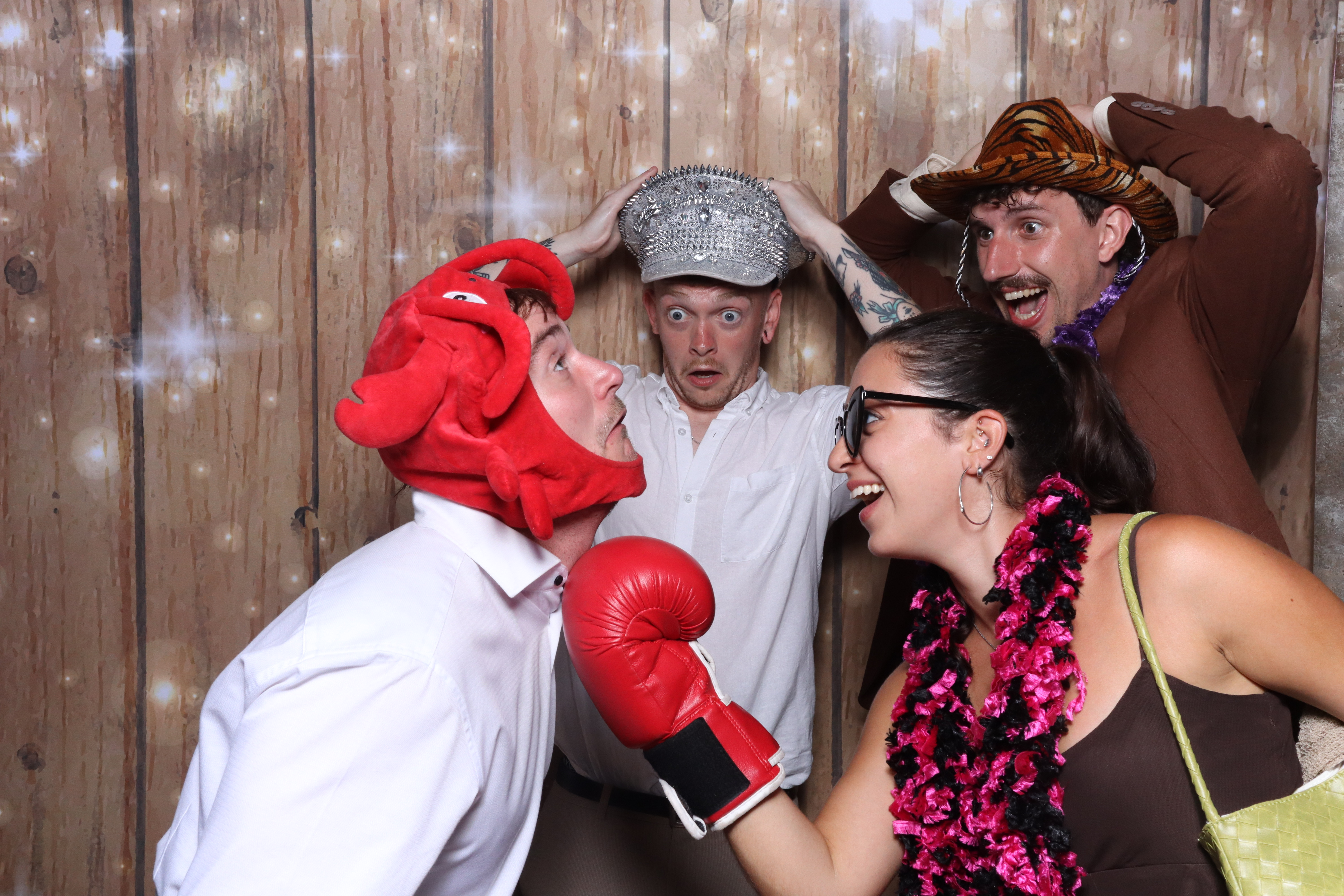 Holly and Ben photo booth images | View more photos from the event at gallery.magicimages.uk/u/MagicImages/Holly-and-Ben-photo-booth-images