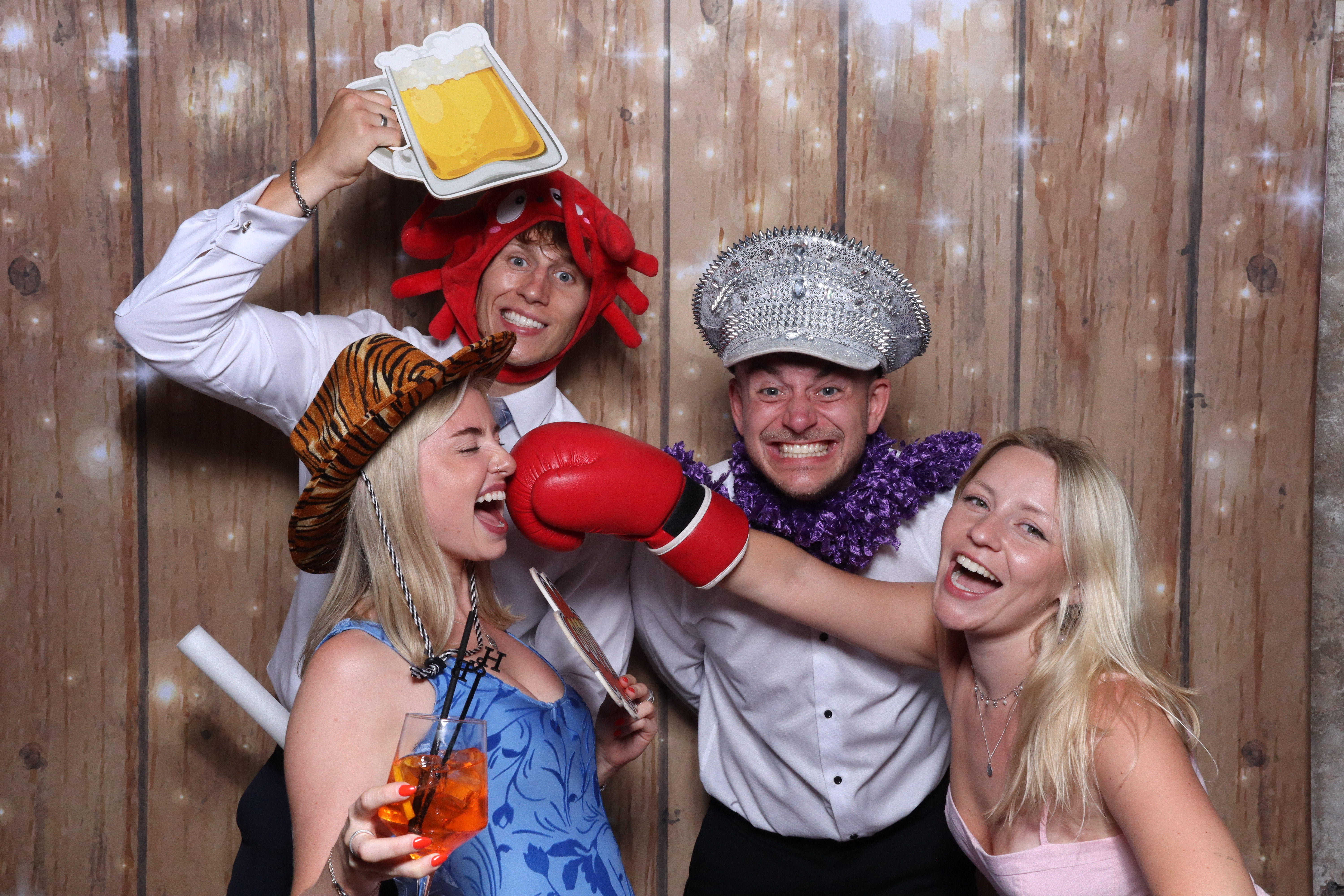 Holly and Ben photo booth images | View more photos from the event at gallery.magicimages.uk/u/MagicImages/Holly-and-Ben-photo-booth-images