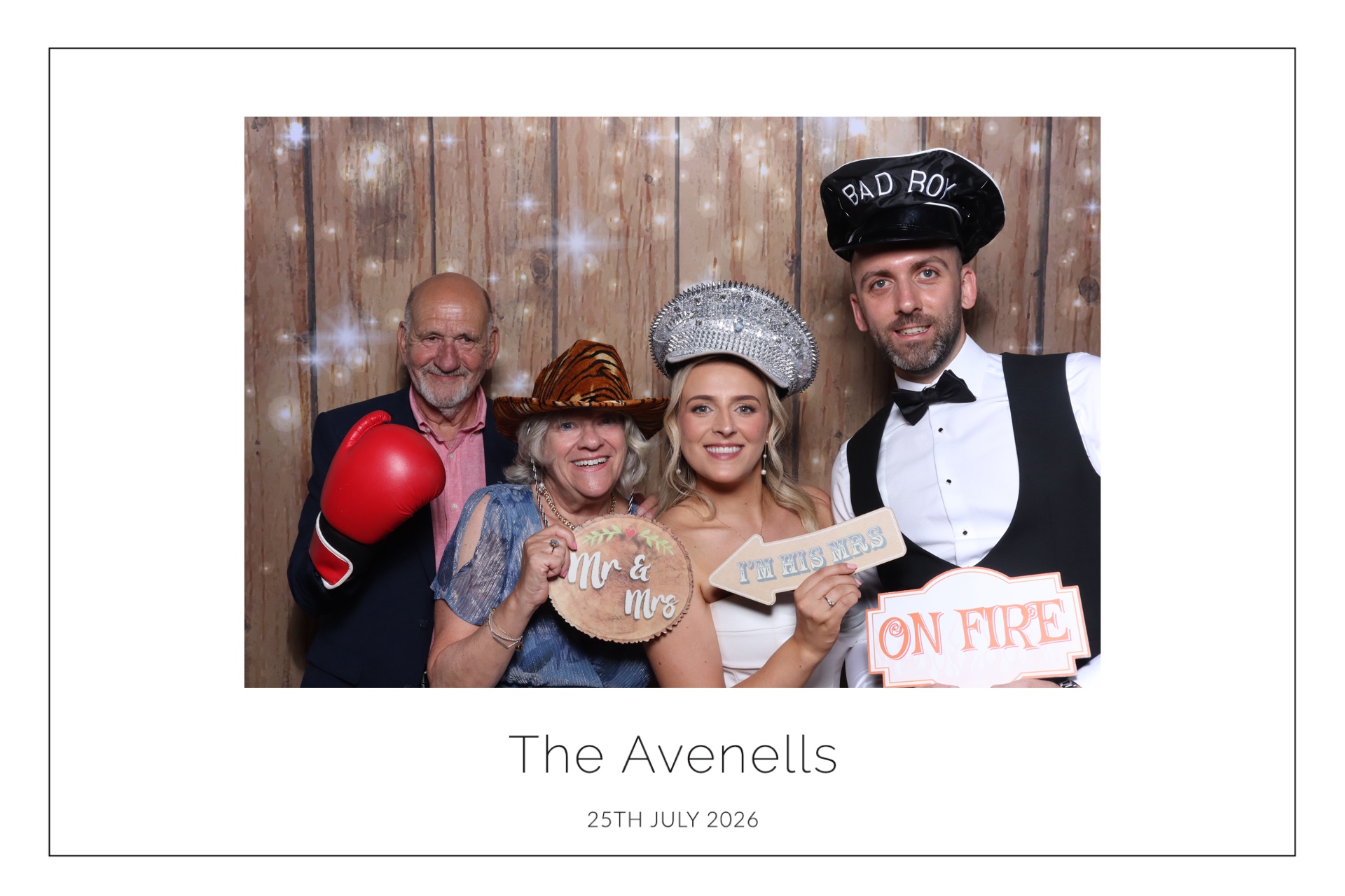 Holly and Ben photo booth images | View more photos from the event at gallery.magicimages.uk/u/MagicImages/Holly-and-Ben-photo-booth-images