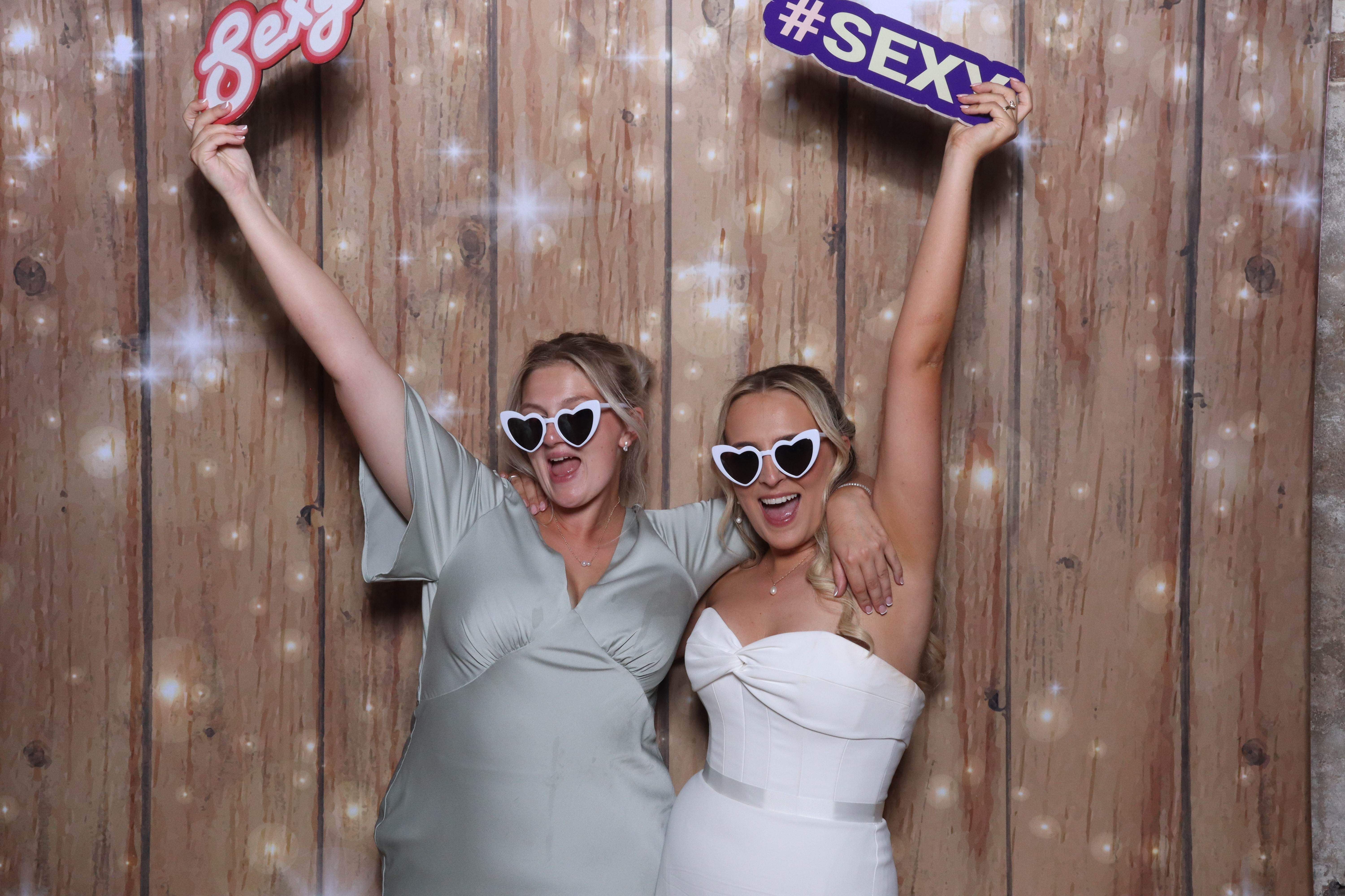 Holly and Ben photo booth images | View more photos from the event at gallery.magicimages.uk/u/MagicImages/Holly-and-Ben-photo-booth-images