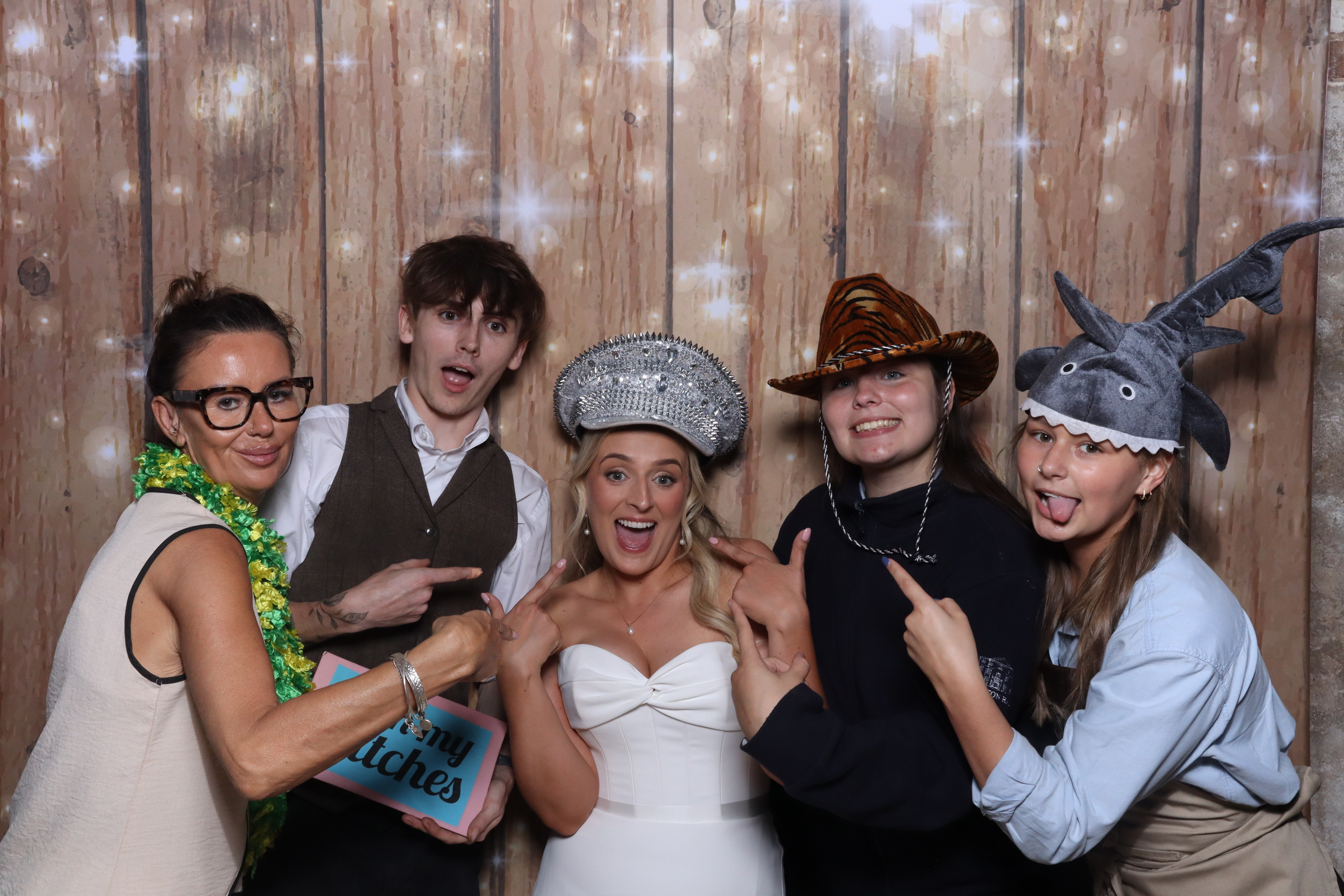 Holly and Ben photo booth images | View more photos from the event at gallery.magicimages.uk/u/MagicImages/Holly-and-Ben-photo-booth-images