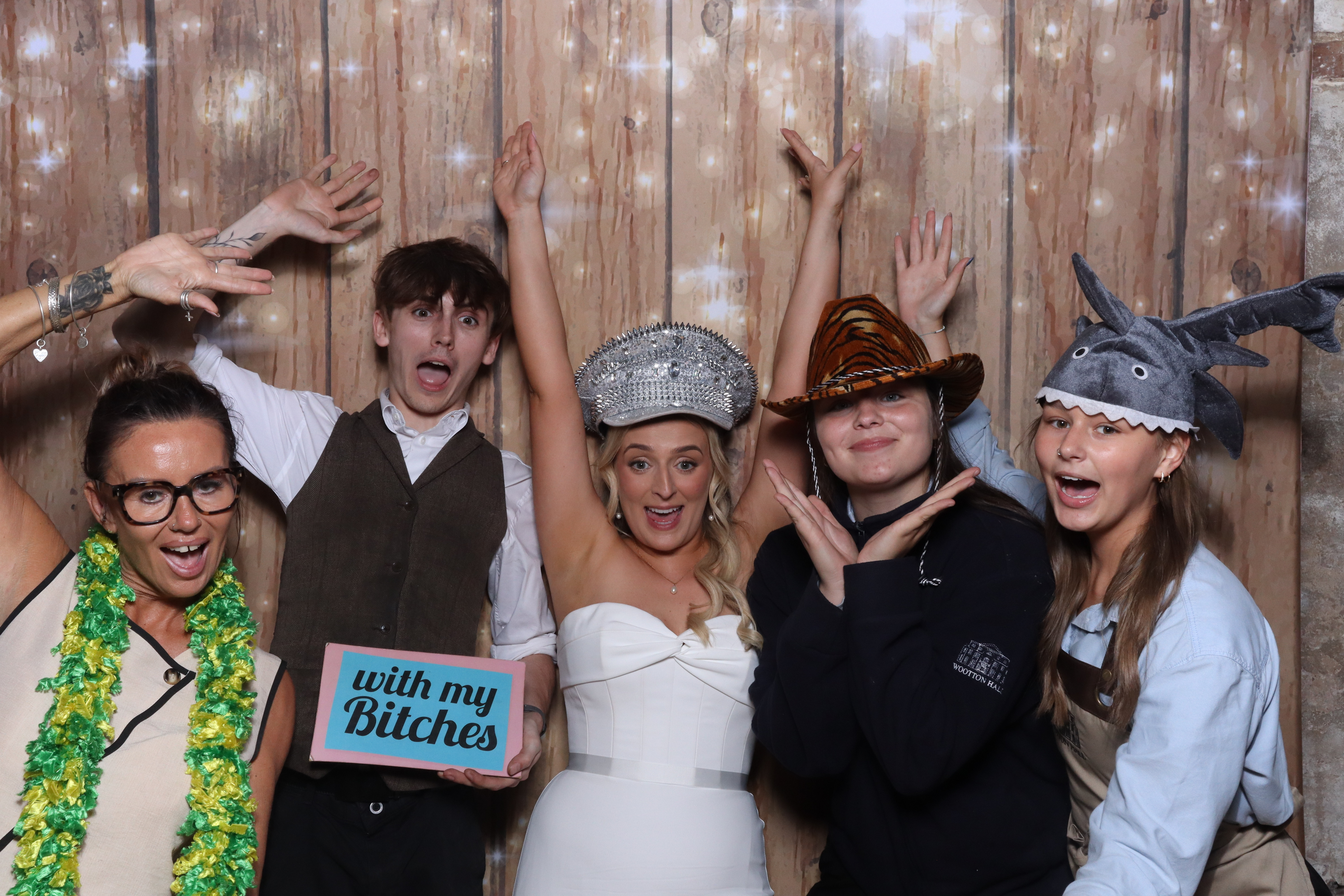 Holly and Ben photo booth images | View more photos from the event at gallery.magicimages.uk/u/MagicImages/Holly-and-Ben-photo-booth-images