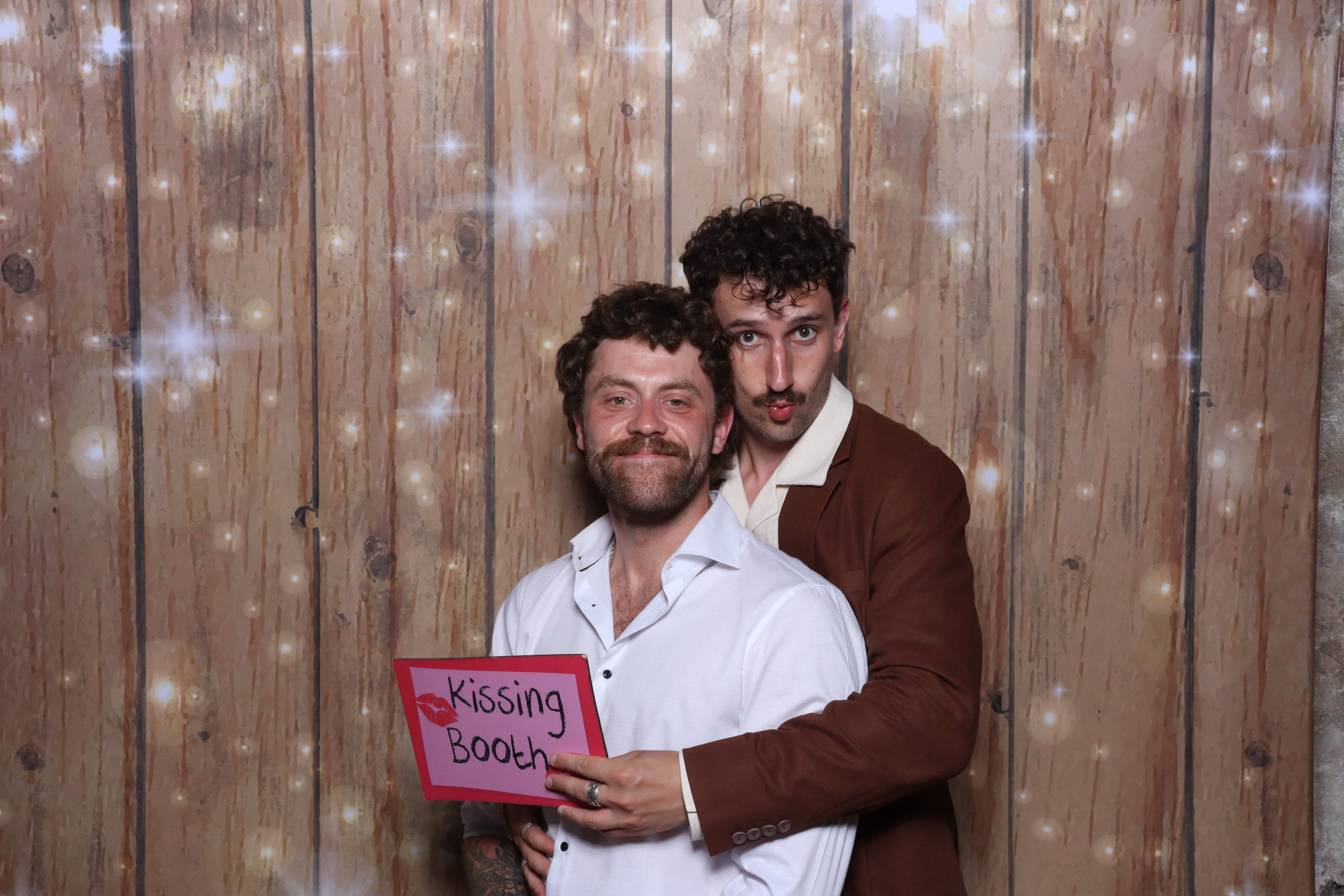 Holly and Ben photo booth images | View more photos from the event at gallery.magicimages.uk/u/MagicImages/Holly-and-Ben-photo-booth-images