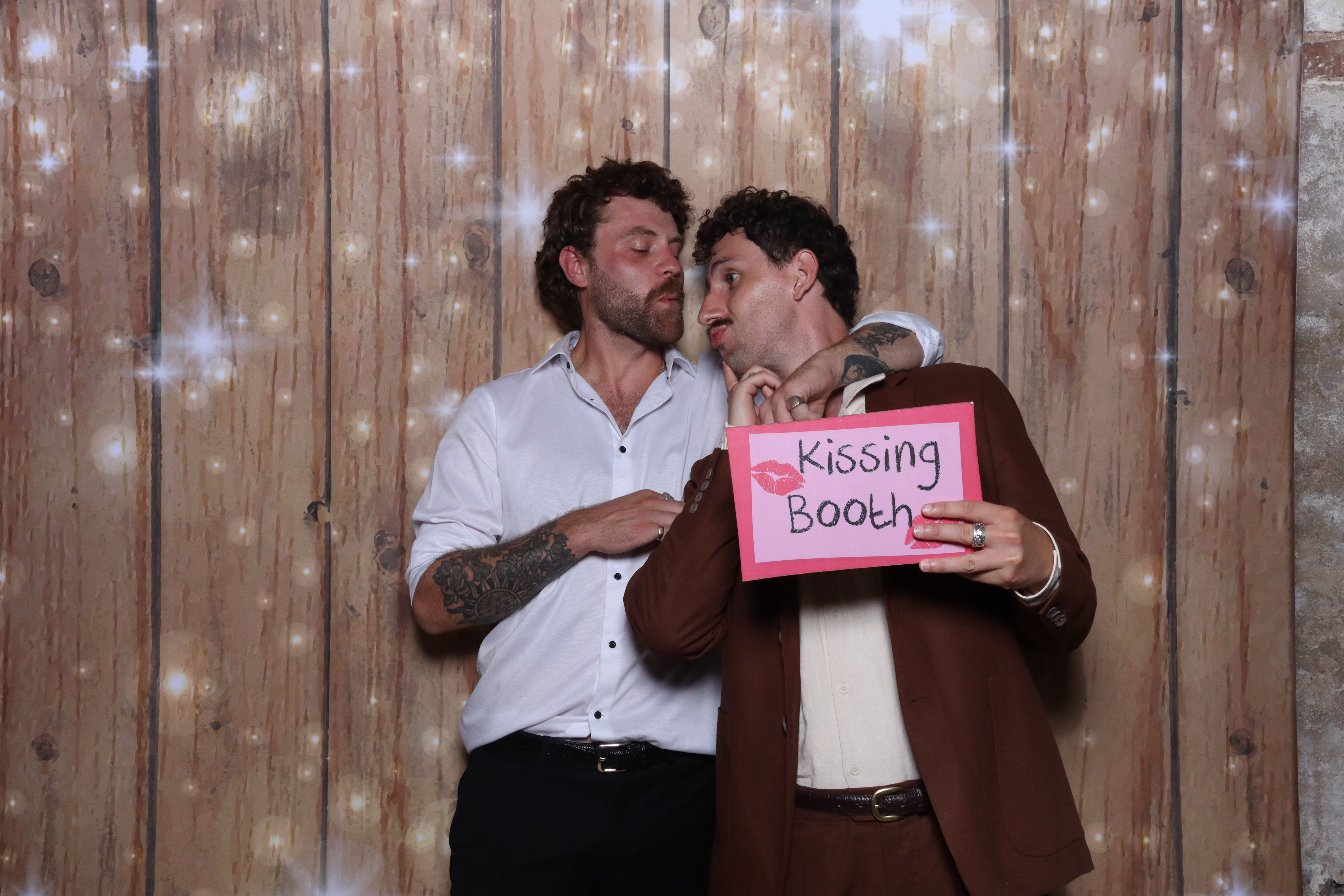 Holly and Ben photo booth images | View more photos from the event at gallery.magicimages.uk/u/MagicImages/Holly-and-Ben-photo-booth-images