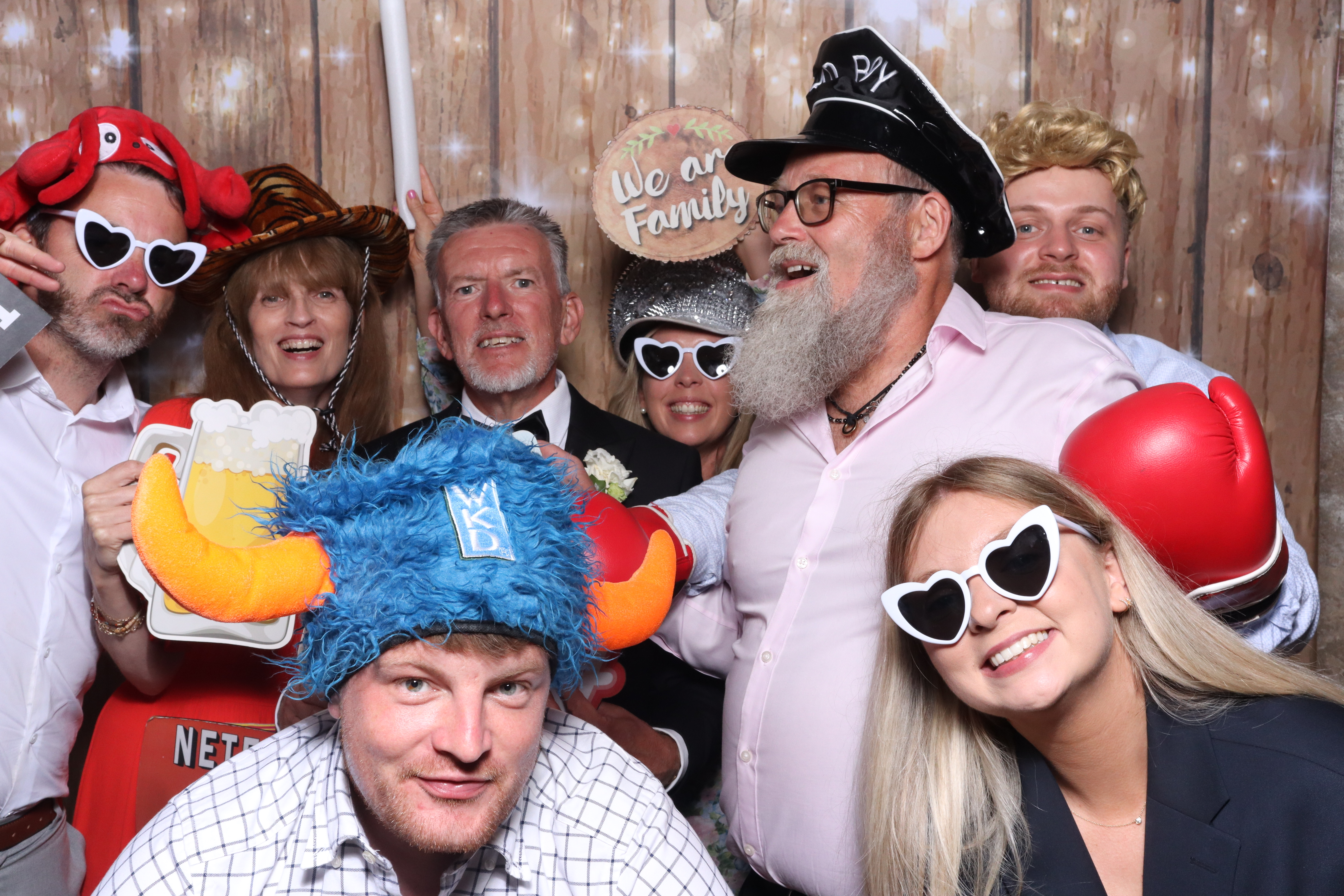 Holly and Ben photo booth images | View more photos from the event at gallery.magicimages.uk/u/MagicImages/Holly-and-Ben-photo-booth-images