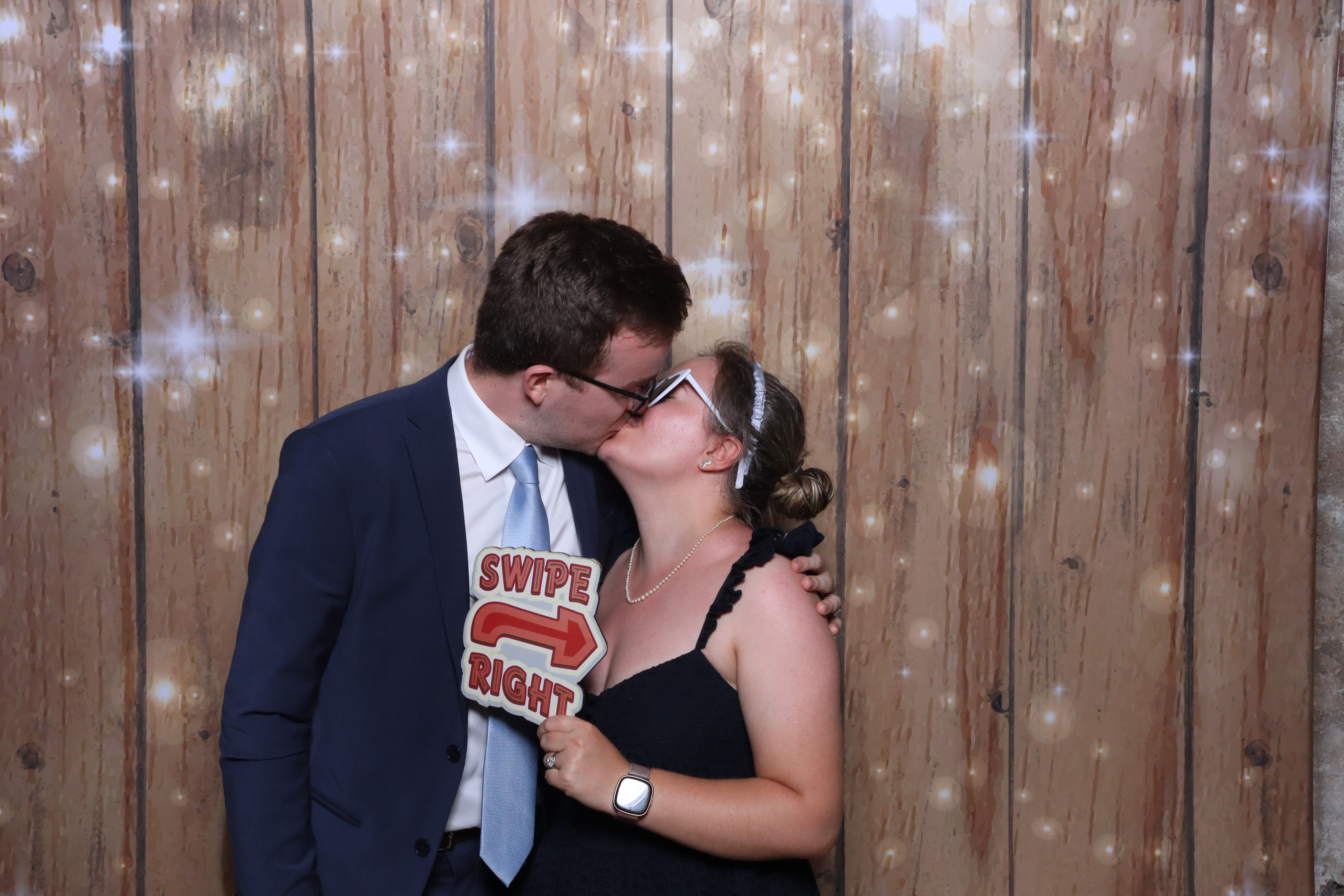 Holly and Ben photo booth images | View more photos from the event at gallery.magicimages.uk/u/MagicImages/Holly-and-Ben-photo-booth-images