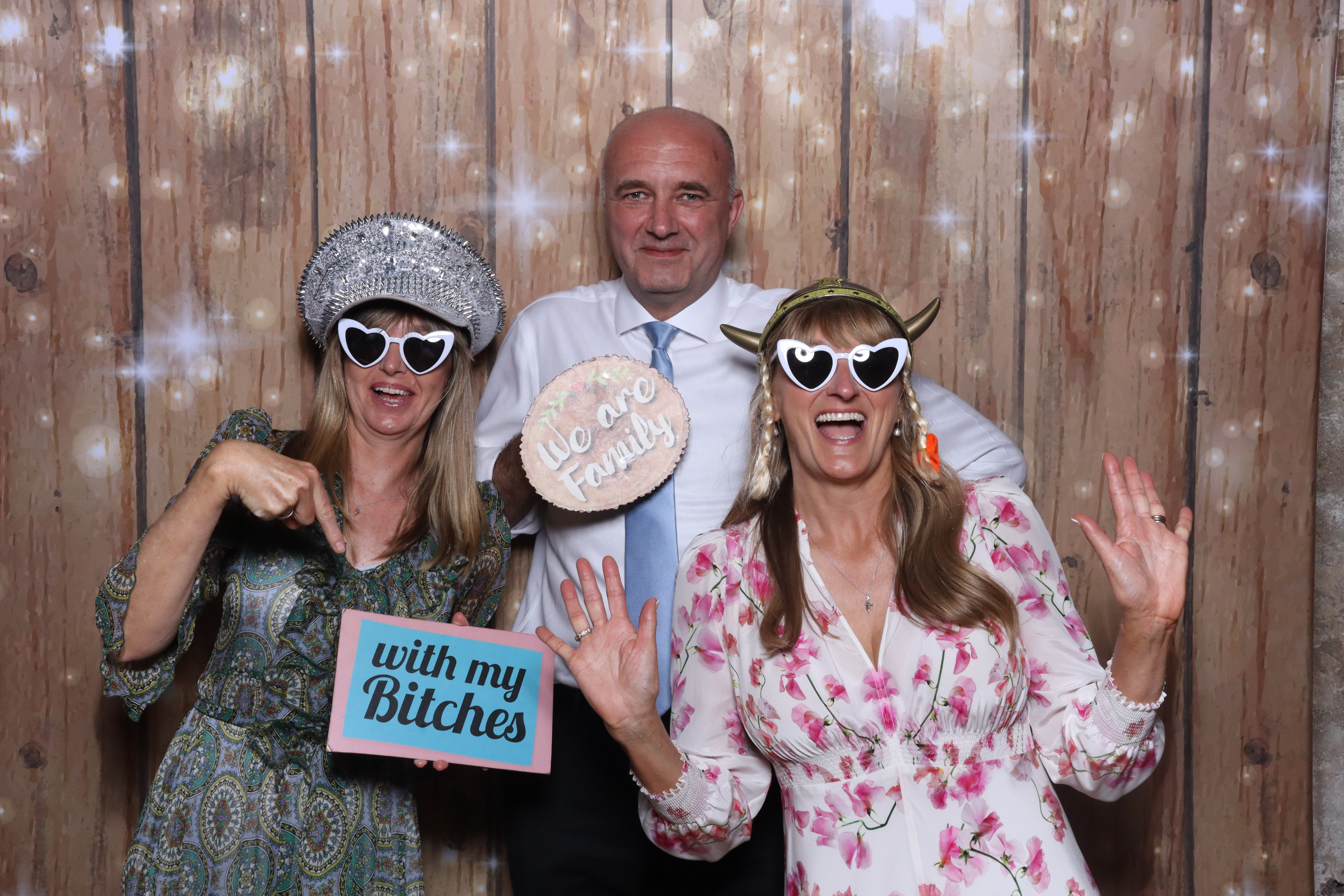 Holly and Ben photo booth images | View more photos from the event at gallery.magicimages.uk/u/MagicImages/Holly-and-Ben-photo-booth-images