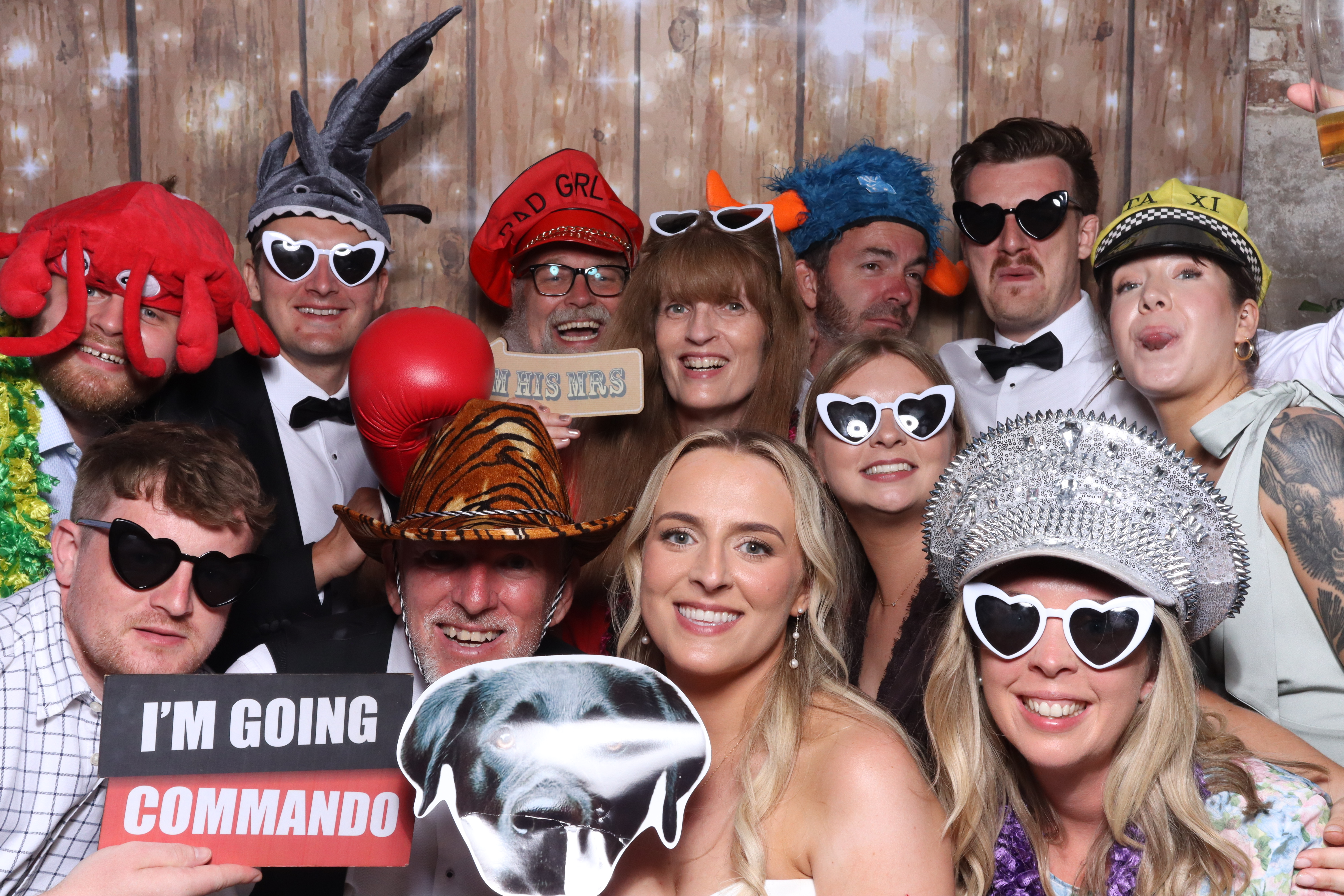 Holly and Ben photo booth images | View more photos from the event at gallery.magicimages.uk/u/MagicImages/Holly-and-Ben-photo-booth-images