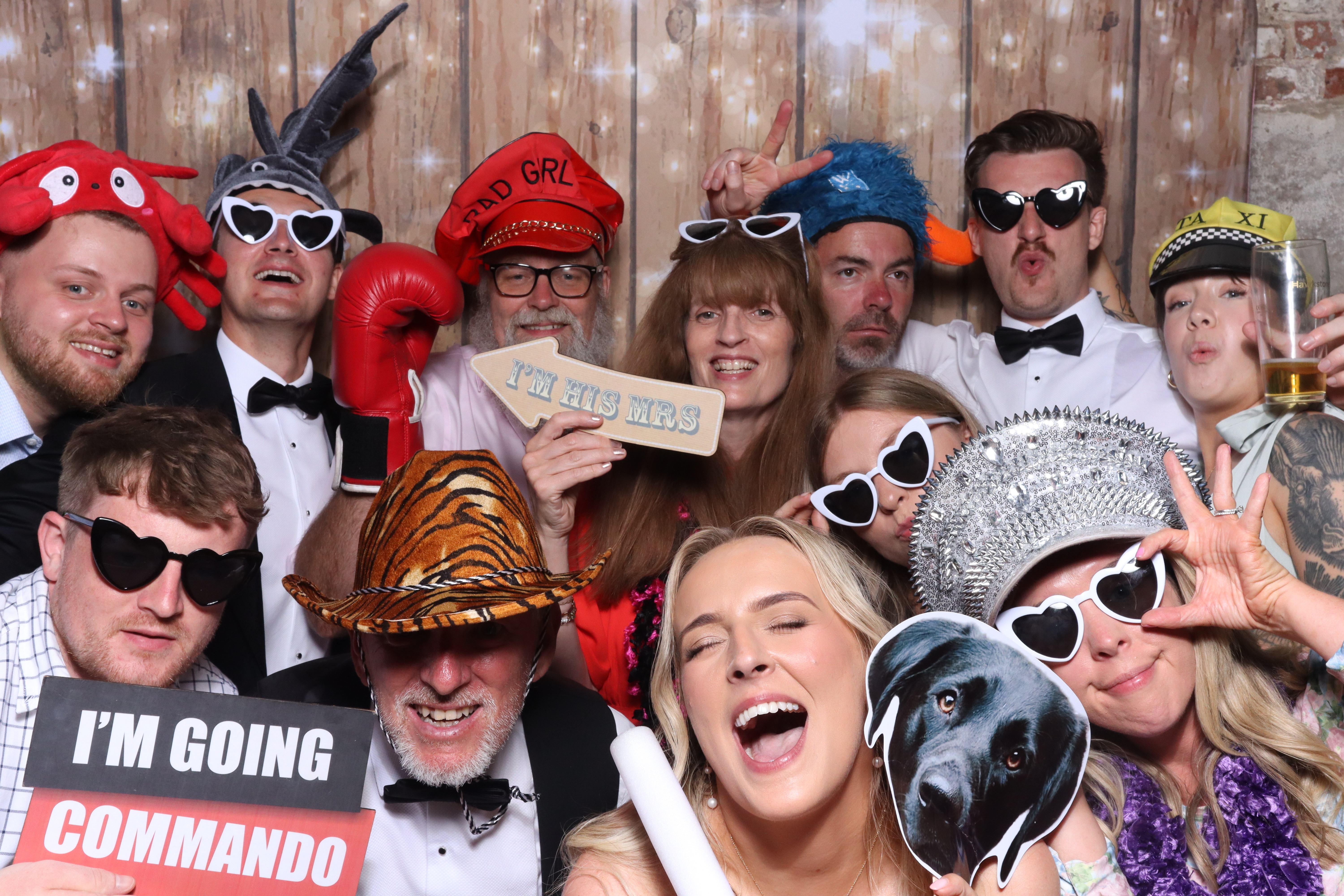 Holly and Ben photo booth images | View more photos from the event at gallery.magicimages.uk/u/MagicImages/Holly-and-Ben-photo-booth-images