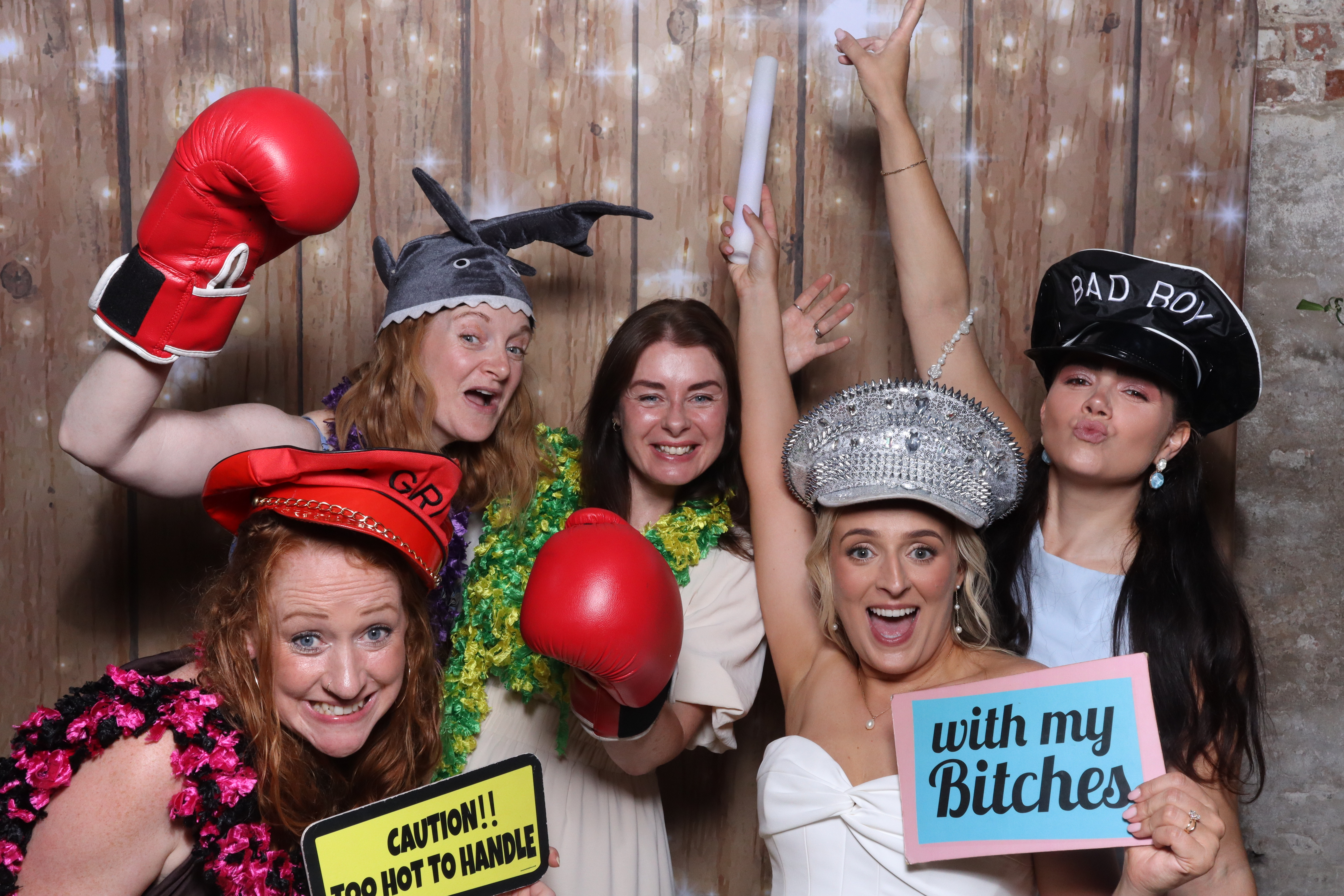 Holly and Ben photo booth images | View more photos from the event at gallery.magicimages.uk/u/MagicImages/Holly-and-Ben-photo-booth-images