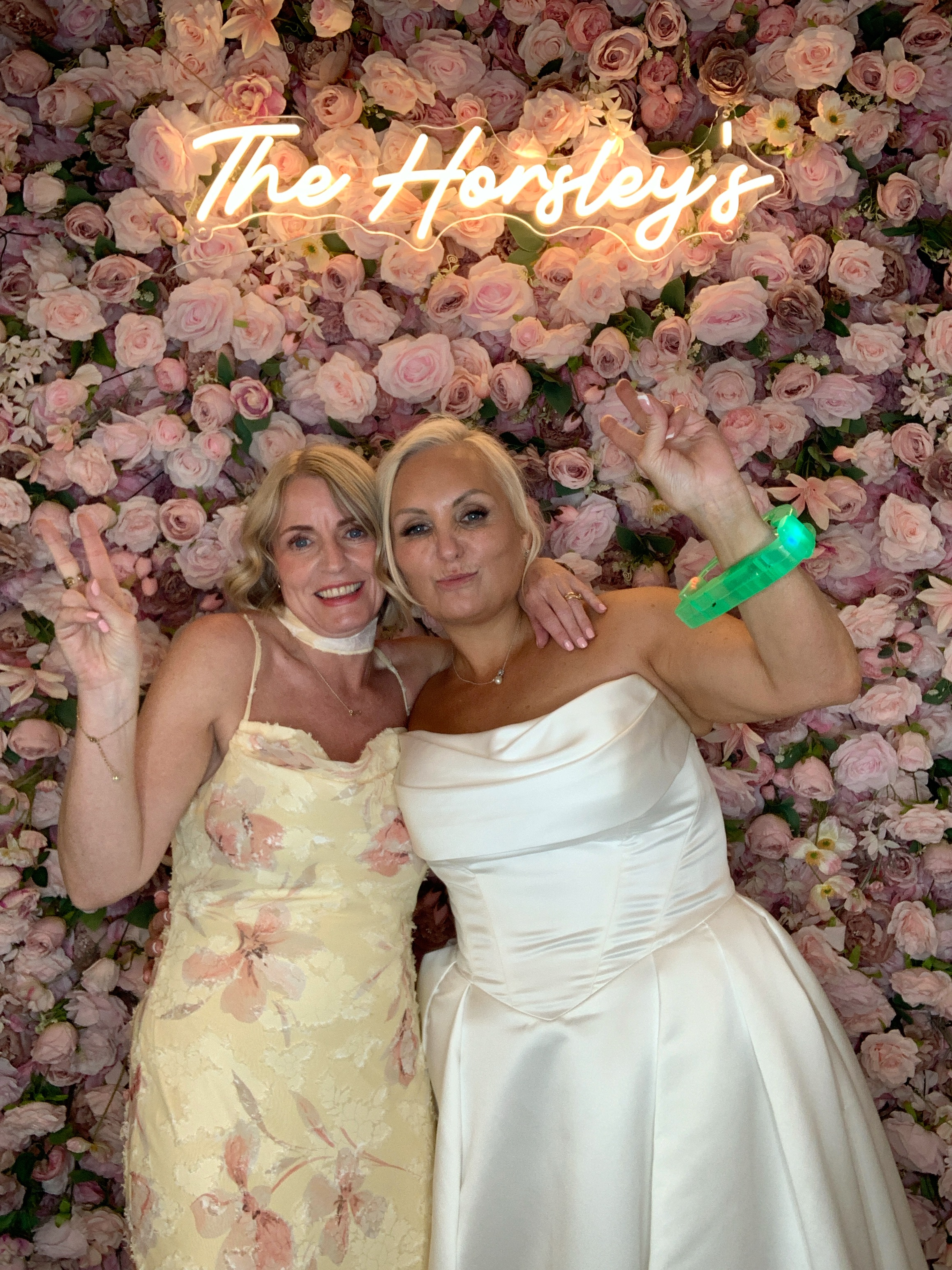 Shelly and Stephen’s images  | View more photos from the event at gallery.magicimages.uk/u/MagicImages/Shelly-and-Stephen’s-images-0