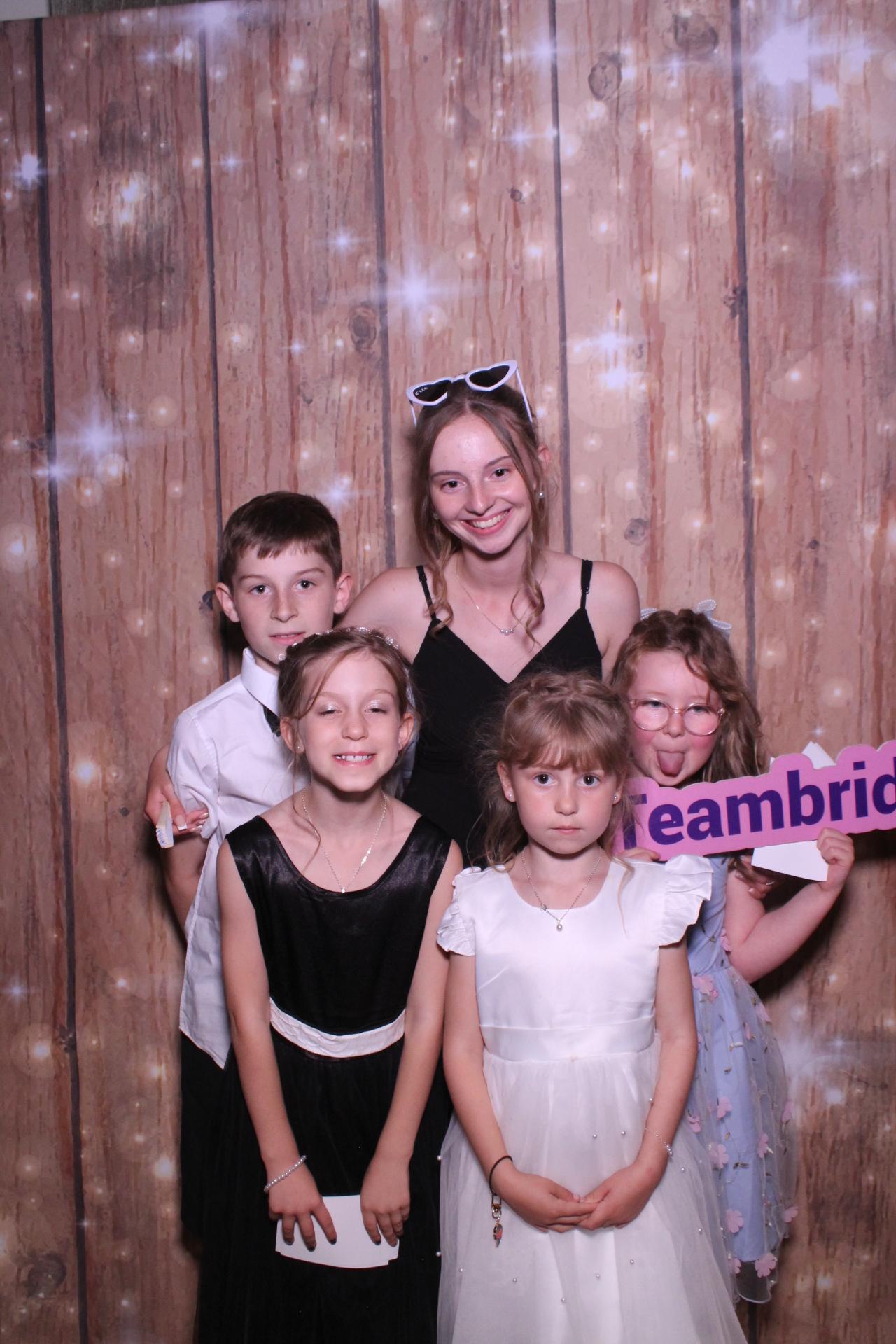 The Armstrongs  | View more photos from the event at gallery.magicimages.uk/u/MagicImages/The-Armstrongs