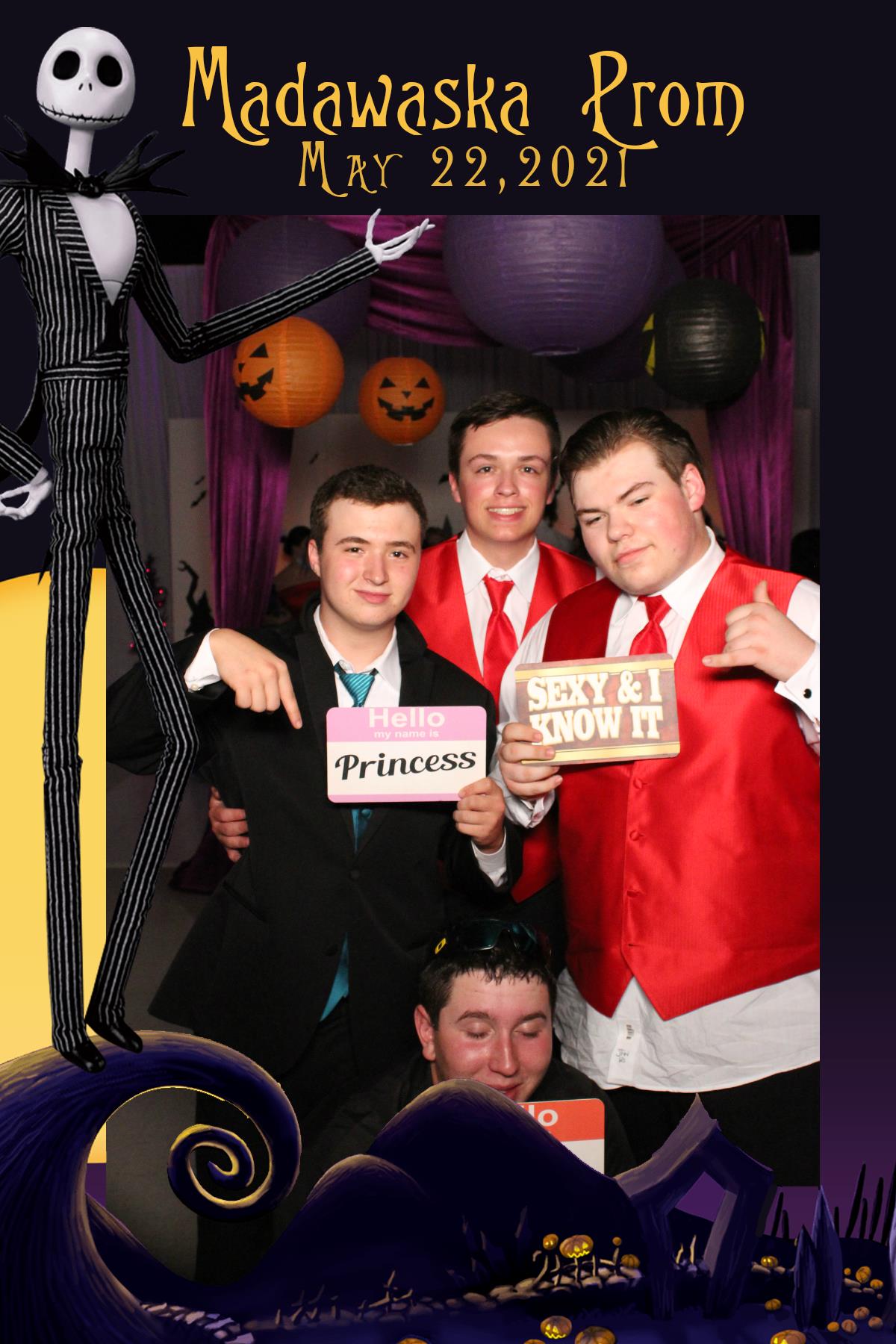 Madawaska Prom | View more photos from the event at gallery.mainemagicmirror.com/u/MaineMagicMirror/Madawaska-Prom