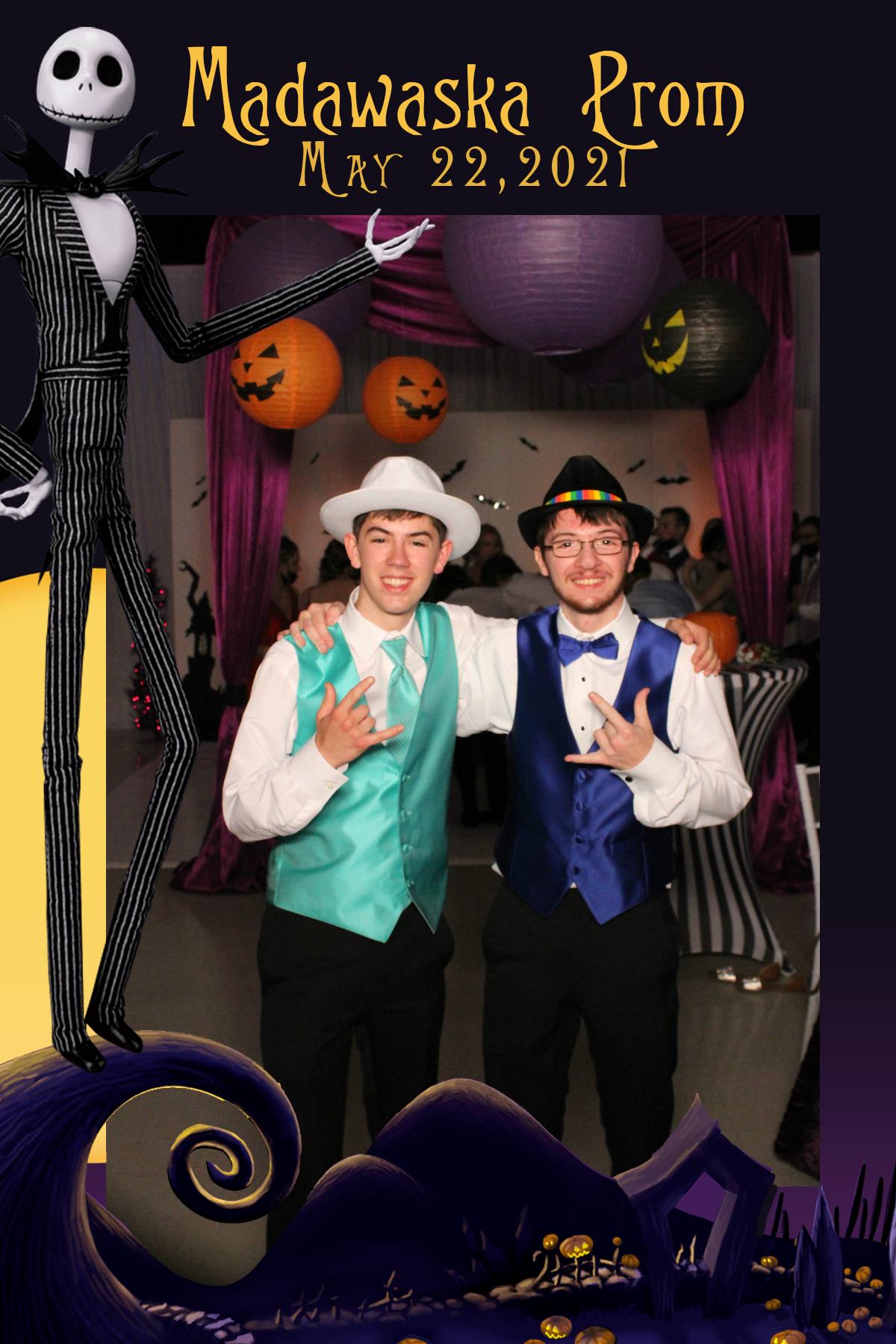 Madawaska Prom | View more photos from the event at gallery.mainemagicmirror.com/u/MaineMagicMirror/Madawaska-Prom