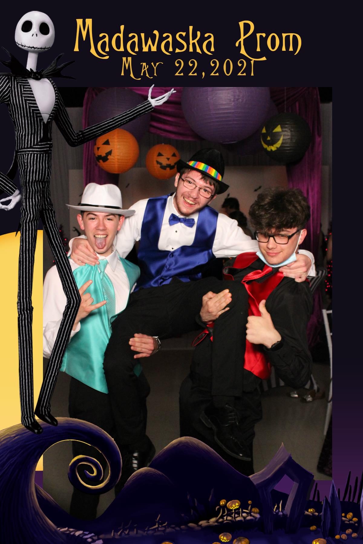 Madawaska Prom | View more photos from the event at gallery.mainemagicmirror.com/u/MaineMagicMirror/Madawaska-Prom