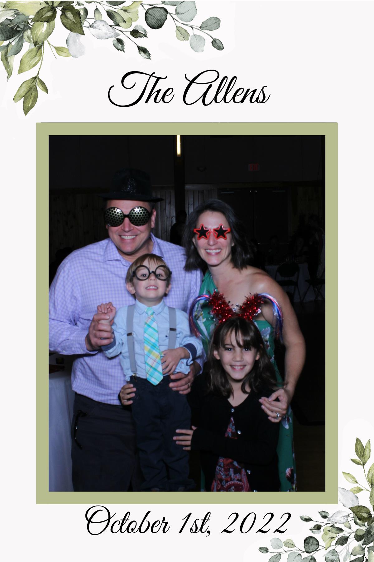 Annie and Zach's Wedding | View more photos from the event at gallery.mainemagicmirror.com/u/MaineMagicMirror/Annie-and-Zachs-Wedding