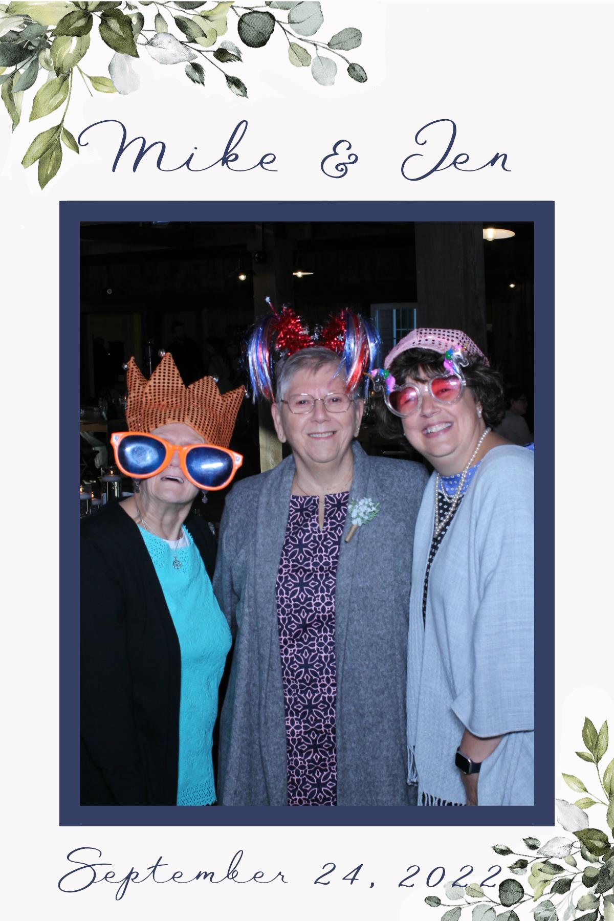 Mike and Jen's Wedding | View more photos from the event at gallery.mainemagicmirror.com/u/MaineMagicMirror/Mike-and-Jens-Wedding