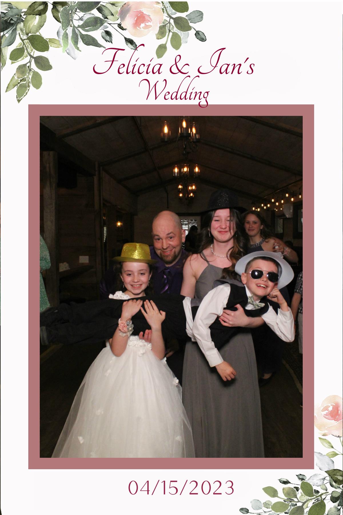 Felicia and Ian's Wedding | View more photos from the event at gallery.mainemagicmirror.com/u/MaineMagicMirror/Felicia-and-Ians-Wedding