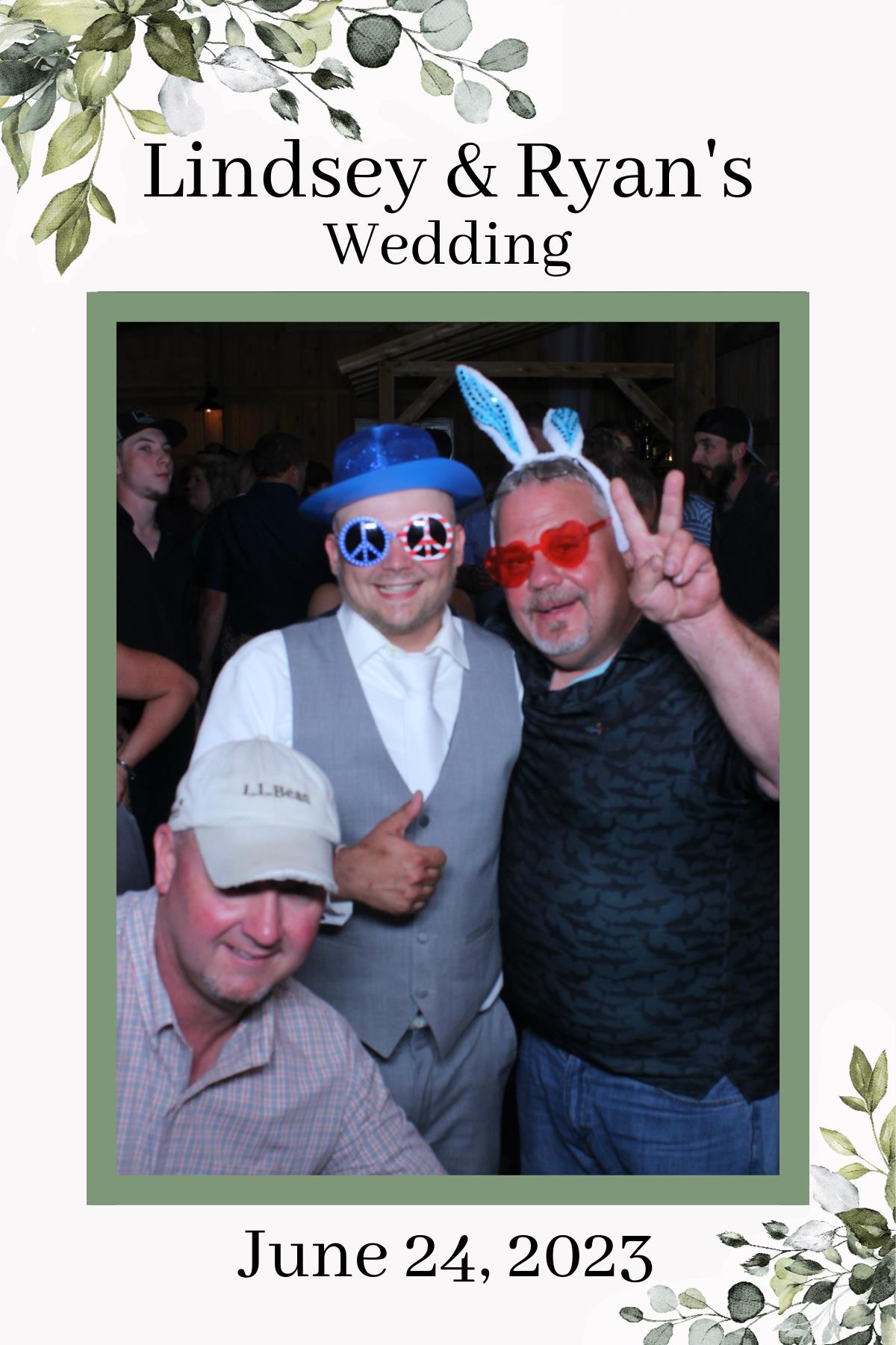 Lindsey & Ryan's Wedding | View more photos from the event at gallery.mainemagicmirror.com/u/MaineMagicMirror/Lindsey-Ryans-Wedding