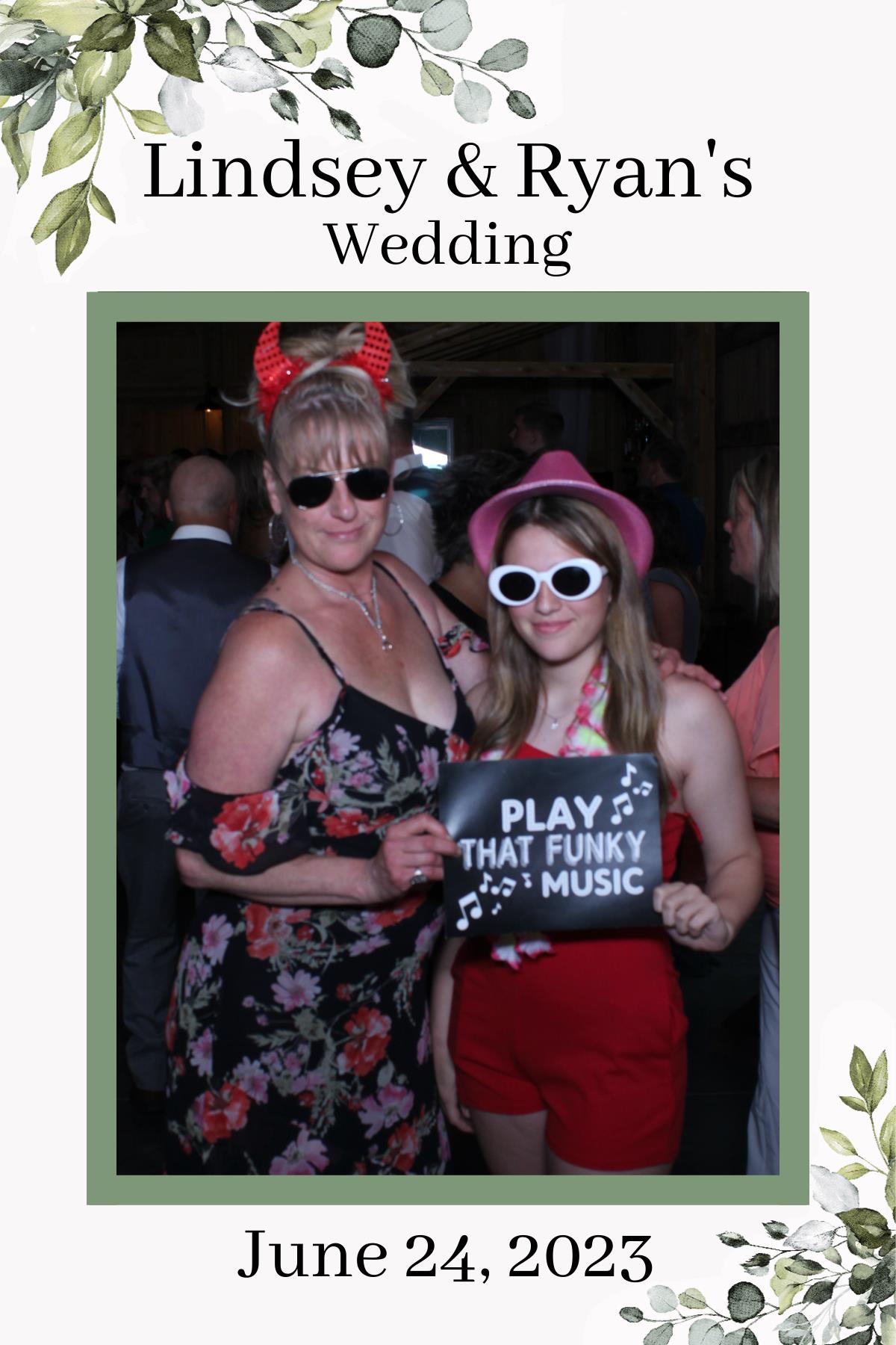 Lindsey & Ryan's Wedding | View more photos from the event at gallery.mainemagicmirror.com/u/MaineMagicMirror/Lindsey-Ryans-Wedding