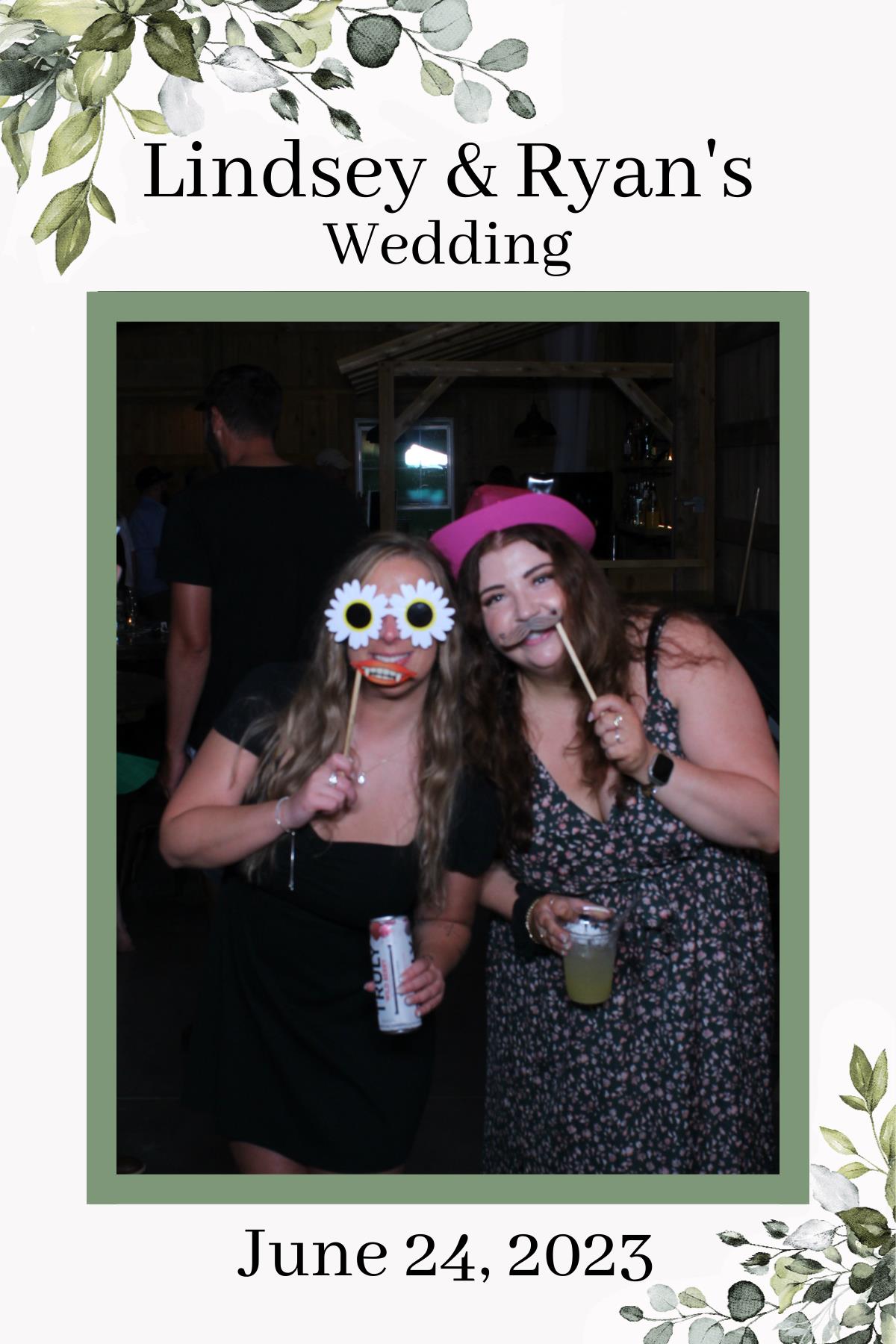 Lindsey & Ryan's Wedding | View more photos from the event at gallery.mainemagicmirror.com/u/MaineMagicMirror/Lindsey-Ryans-Wedding