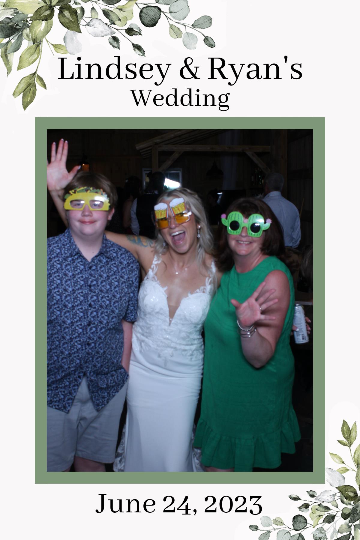 Lindsey & Ryan's Wedding | View more photos from the event at gallery.mainemagicmirror.com/u/MaineMagicMirror/Lindsey-Ryans-Wedding