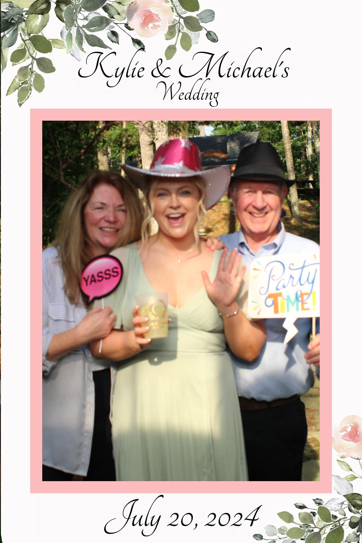 Kylie & Michael's Wedding | View more photos from the event at gallery.mainemagicmirror.com/u/MaineMagicMirror/Kylie-Michaels-Wedding