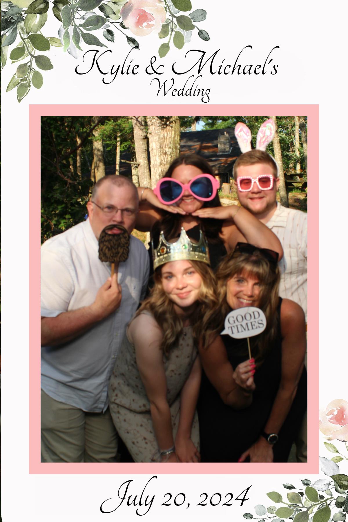 Kylie & Michael's Wedding | View more photos from the event at gallery.mainemagicmirror.com/u/MaineMagicMirror/Kylie-Michaels-Wedding