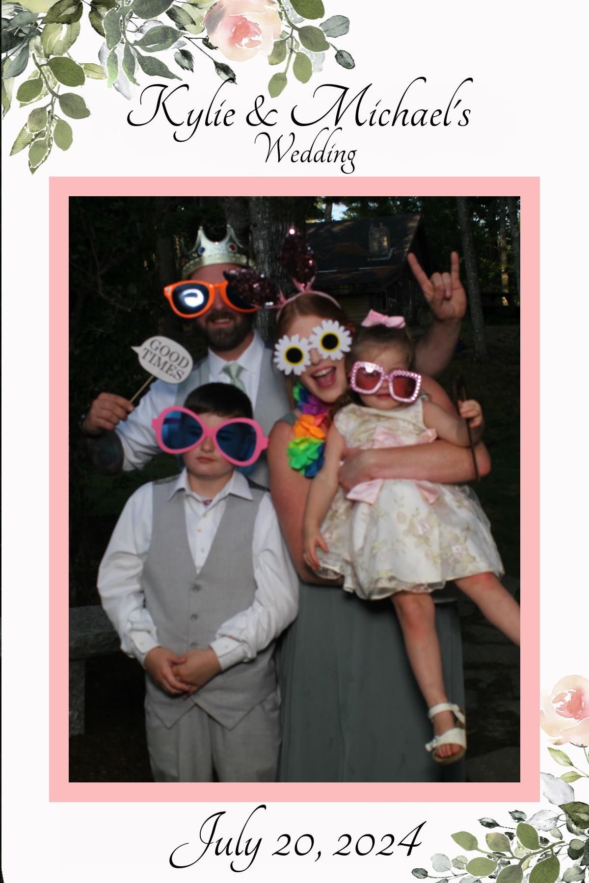 Kylie & Michael's Wedding | View more photos from the event at gallery.mainemagicmirror.com/u/MaineMagicMirror/Kylie-Michaels-Wedding