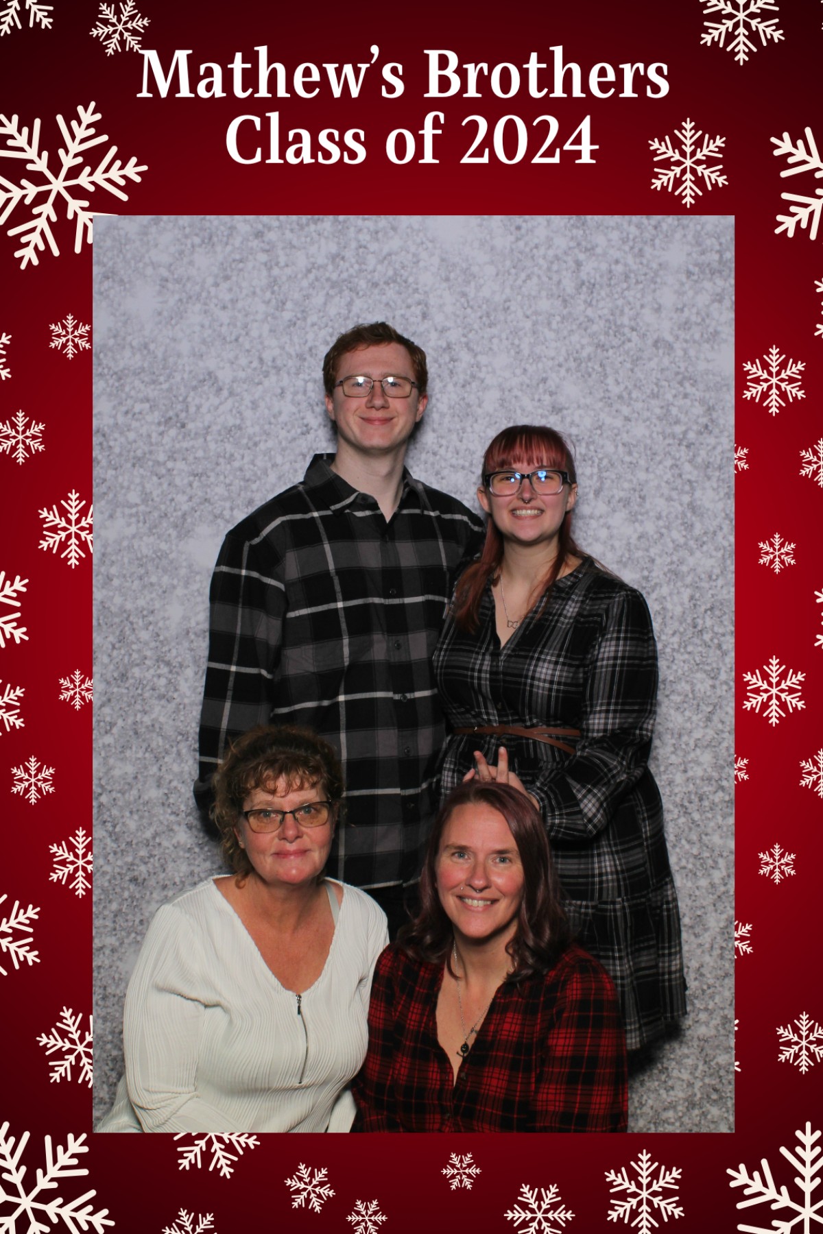 Mathew's Brothers Holiday Party | View more photos from the event at gallery.mainemagicmirror.com/u/MaineMagicMirror/Mathews-Brothers-Holiday-Party
