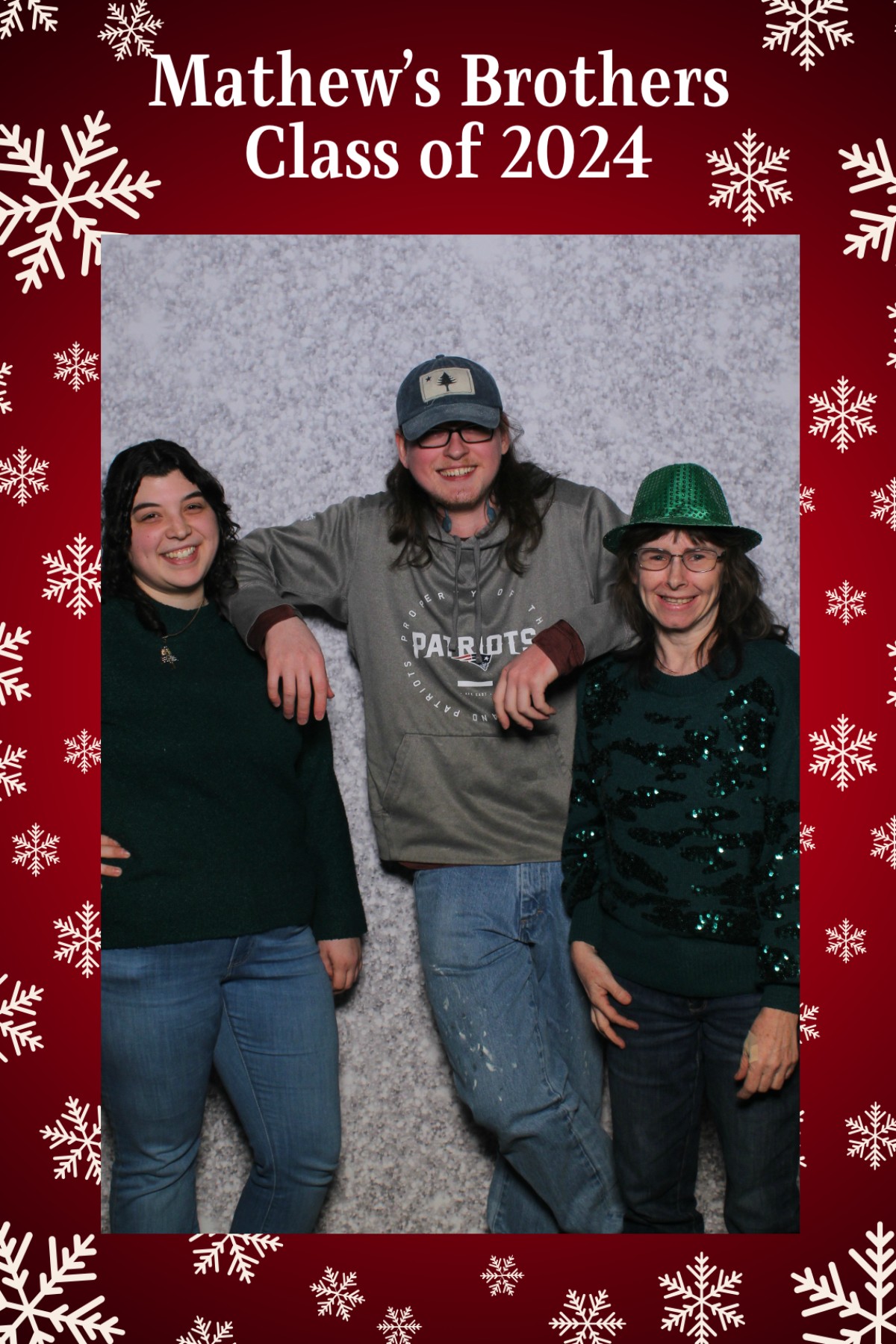Mathew's Brothers Holiday Party | View more photos from the event at gallery.mainemagicmirror.com/u/MaineMagicMirror/Mathews-Brothers-Holiday-Party