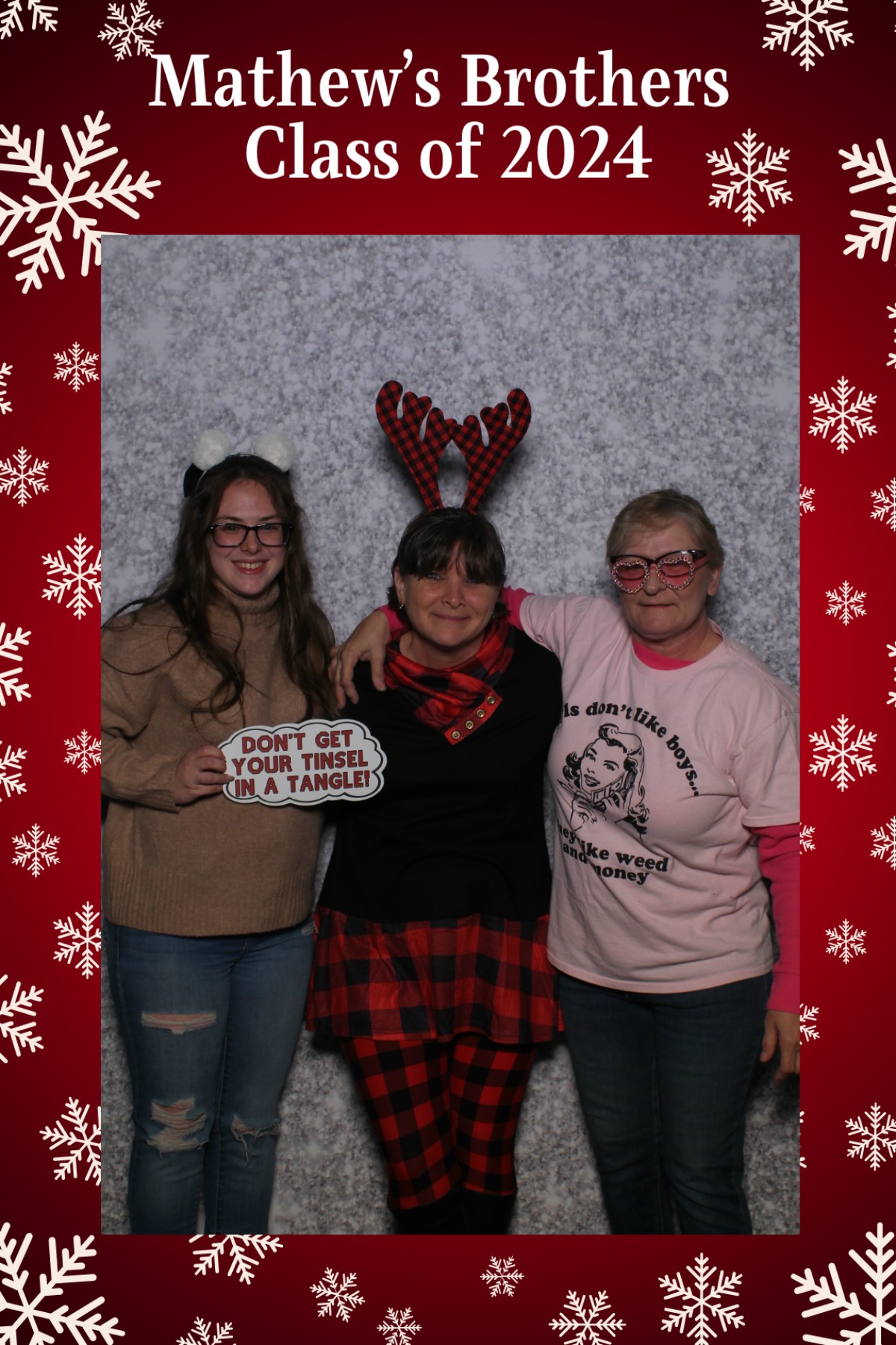 Mathew's Brothers Holiday Party | View more photos from the event at gallery.mainemagicmirror.com/u/MaineMagicMirror/Mathews-Brothers-Holiday-Party