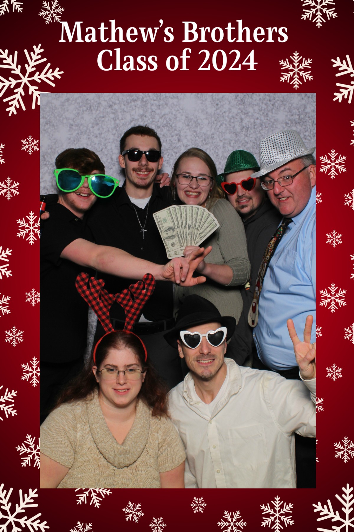 Mathew's Brothers Holiday Party | View more photos from the event at gallery.mainemagicmirror.com/u/MaineMagicMirror/Mathews-Brothers-Holiday-Party