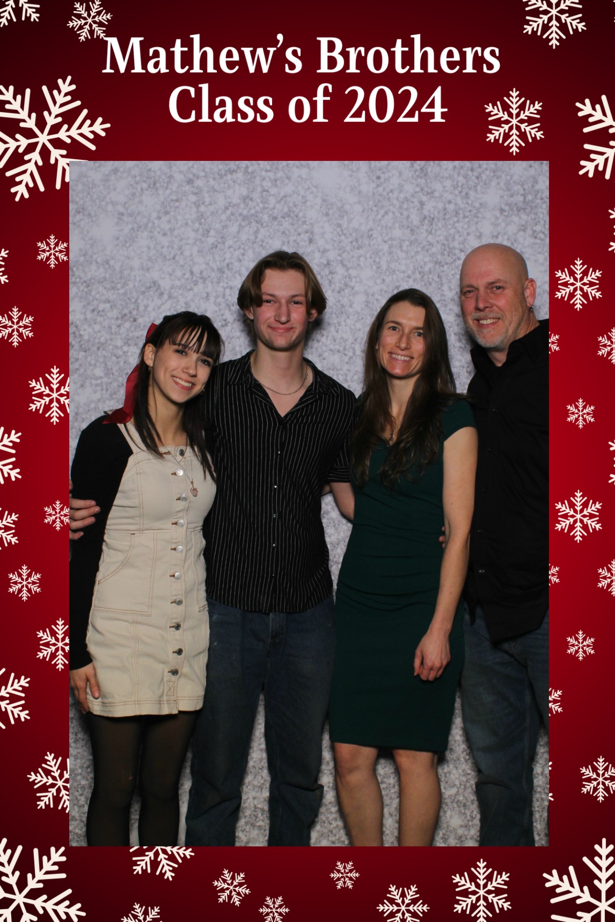 Mathew's Brothers Holiday Party | View more photos from the event at gallery.mainemagicmirror.com/u/MaineMagicMirror/Mathews-Brothers-Holiday-Party
