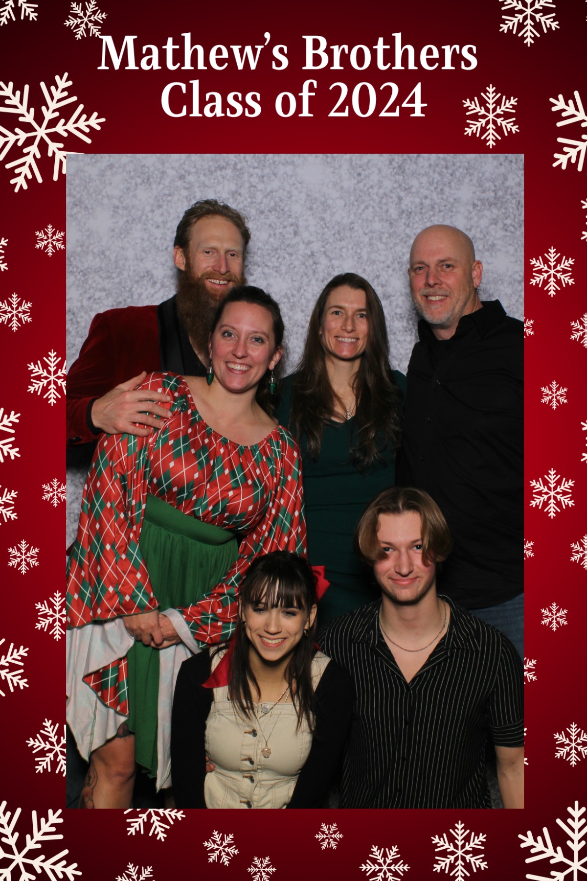 Mathew's Brothers Holiday Party | View more photos from the event at gallery.mainemagicmirror.com/u/MaineMagicMirror/Mathews-Brothers-Holiday-Party