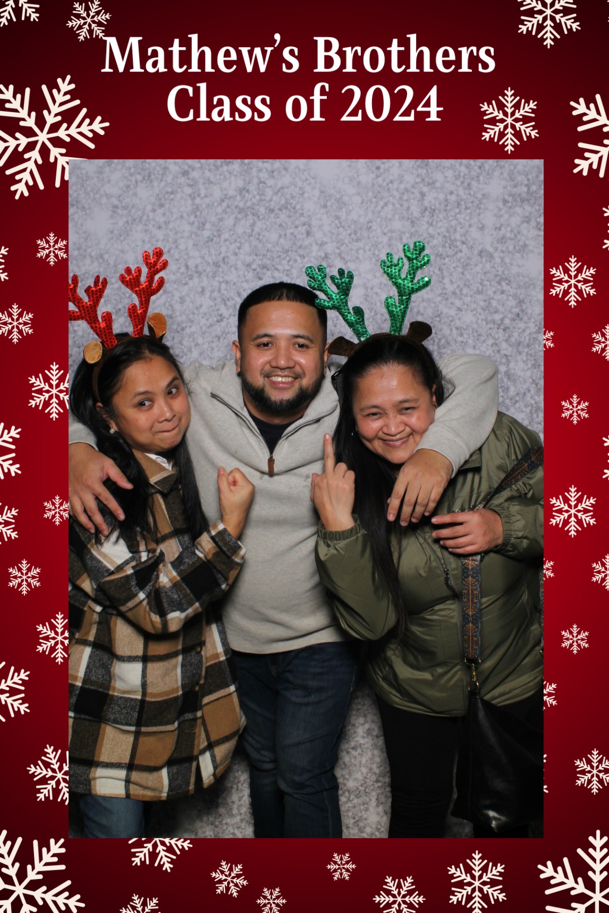 Mathew's Brothers Holiday Party | View more photos from the event at gallery.mainemagicmirror.com/u/MaineMagicMirror/Mathews-Brothers-Holiday-Party