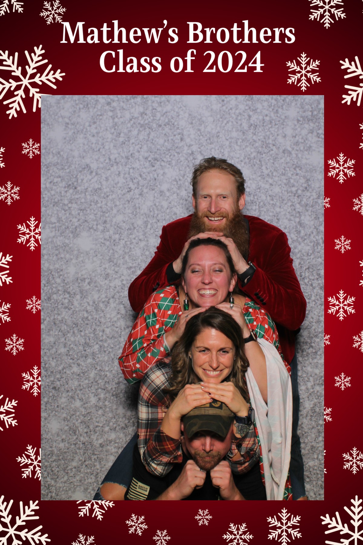 Mathew's Brothers Holiday Party | View more photos from the event at gallery.mainemagicmirror.com/u/MaineMagicMirror/Mathews-Brothers-Holiday-Party