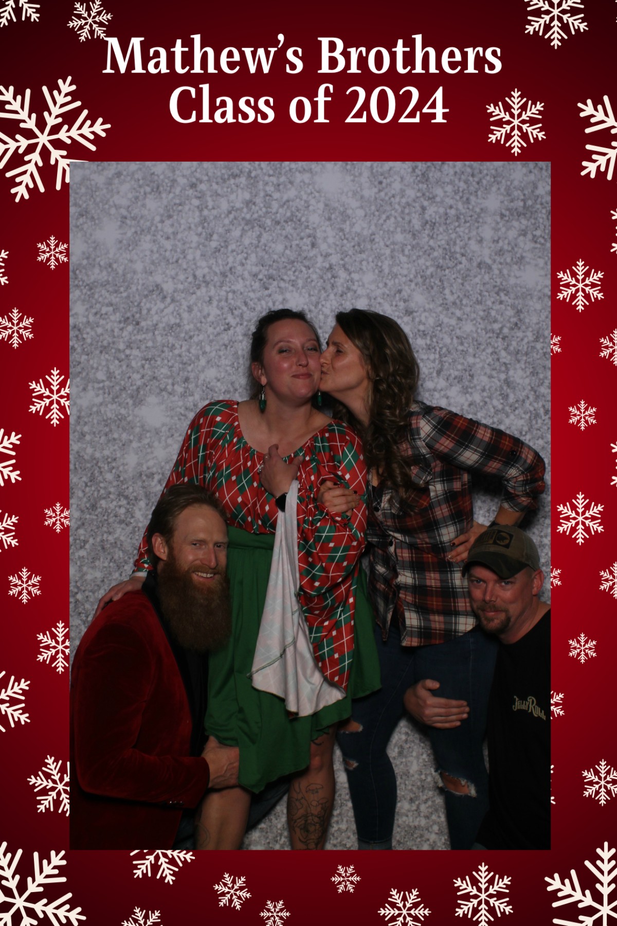 Mathew's Brothers Holiday Party | View more photos from the event at gallery.mainemagicmirror.com/u/MaineMagicMirror/Mathews-Brothers-Holiday-Party