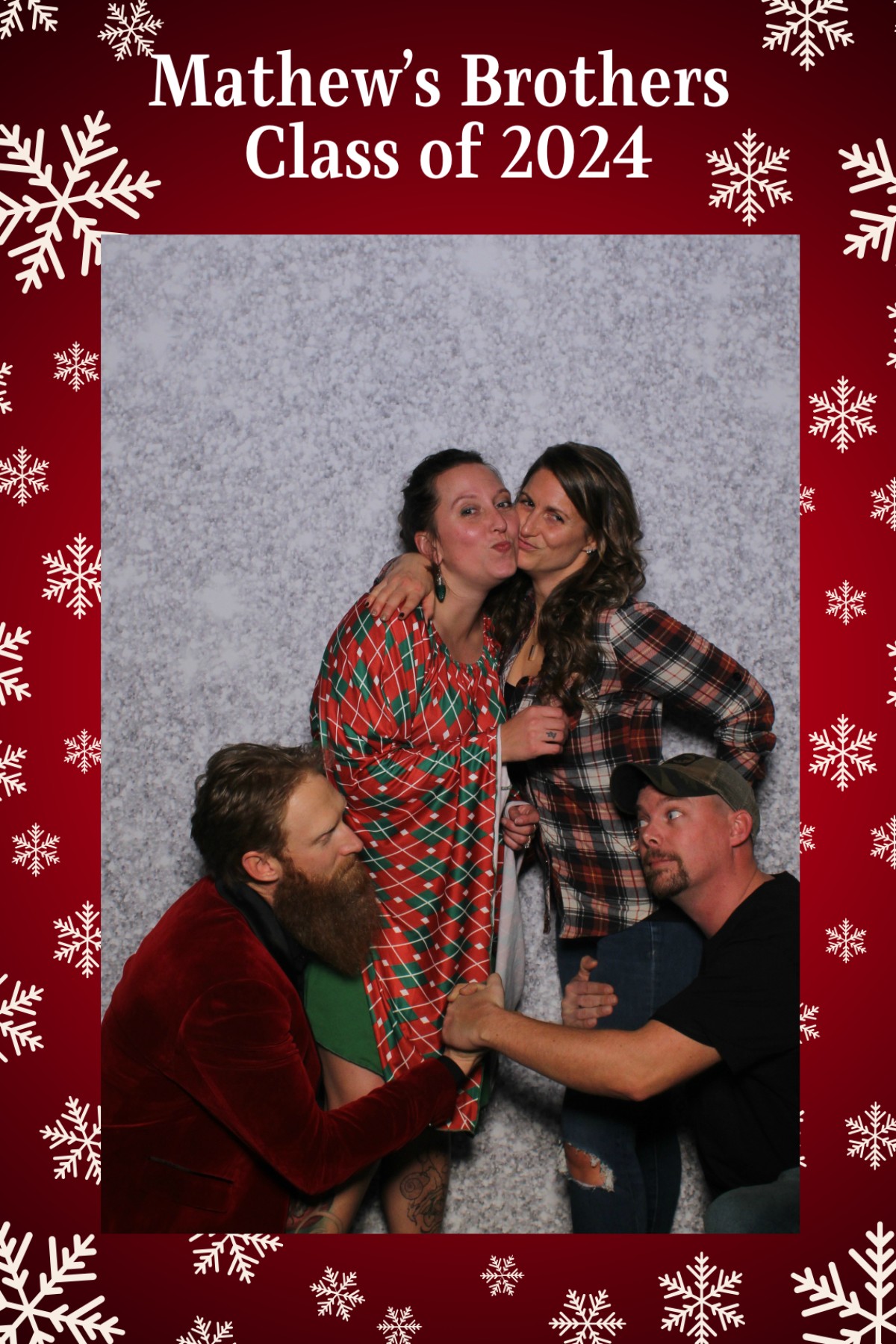 Mathew's Brothers Holiday Party | View more photos from the event at gallery.mainemagicmirror.com/u/MaineMagicMirror/Mathews-Brothers-Holiday-Party