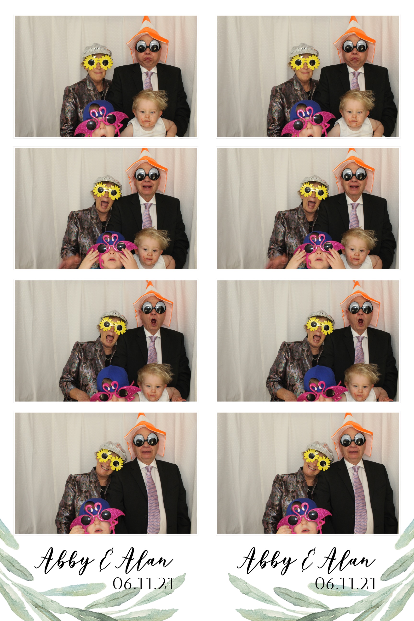 Abby & Alan | View more photos from the event at images.mobile-photo-booth.com/u/MobilePhotoBoothUK/Abby-Alan