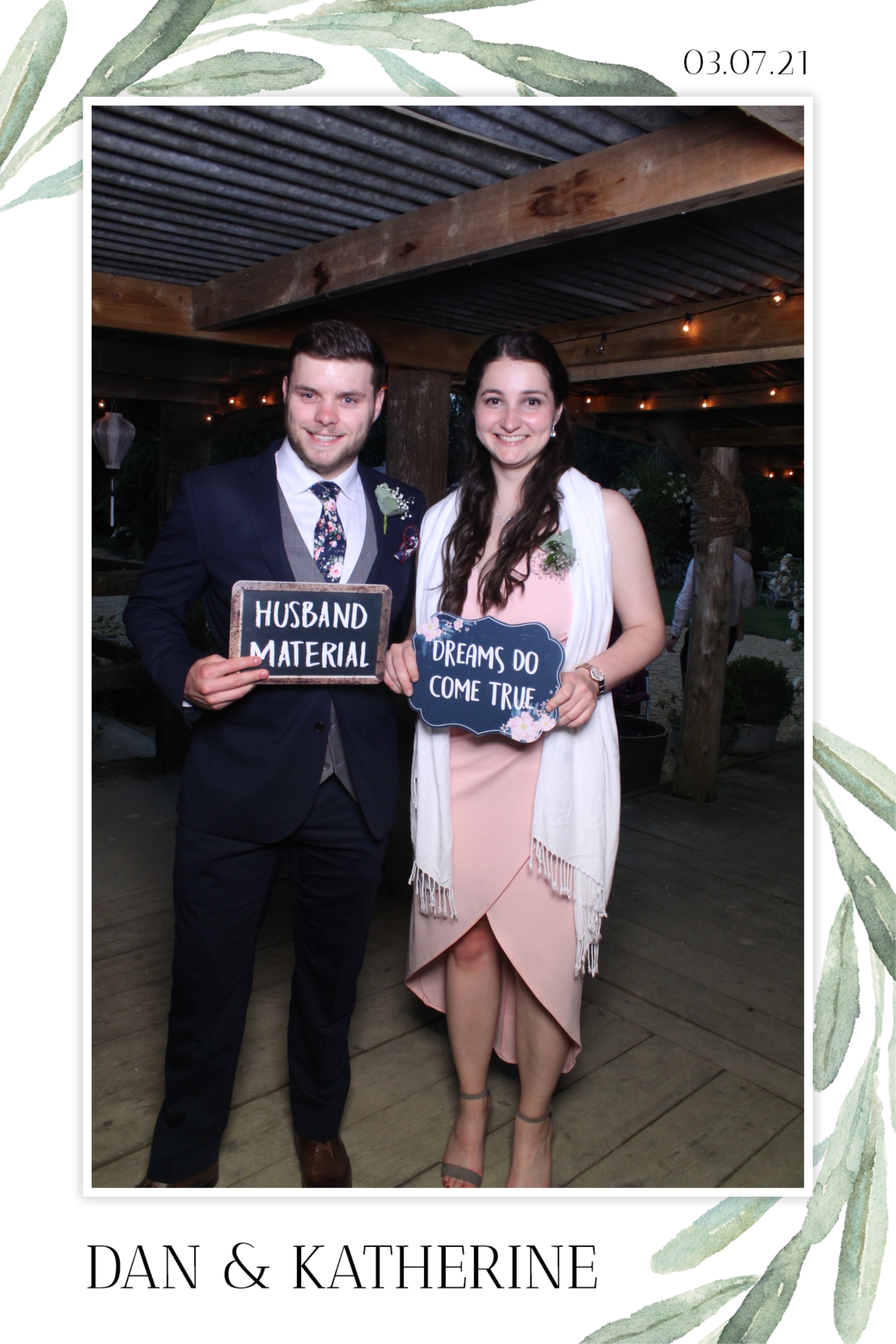 Dan & Katherine | View more photos from the event at images.mobile-photo-booth.com/u/MobilePhotoBoothUK/Dan-Katherine