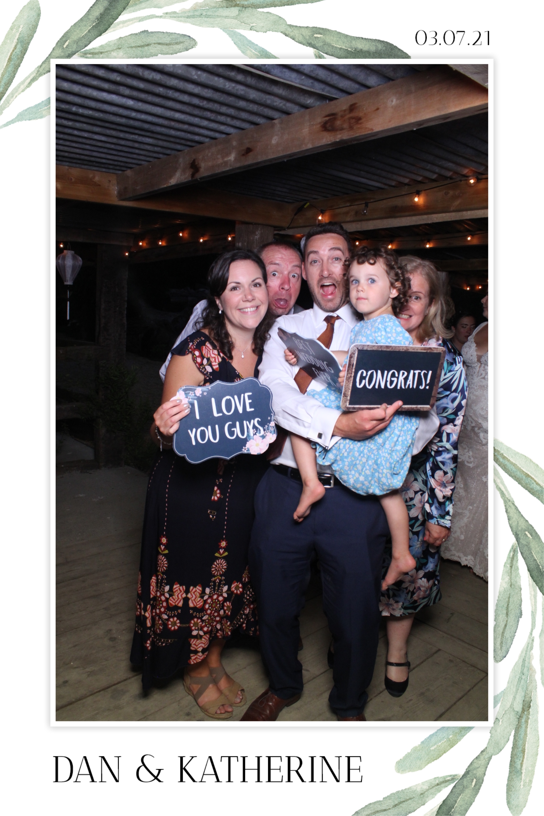 Dan & Katherine | View more photos from the event at images.mobile-photo-booth.com/u/MobilePhotoBoothUK/Dan-Katherine