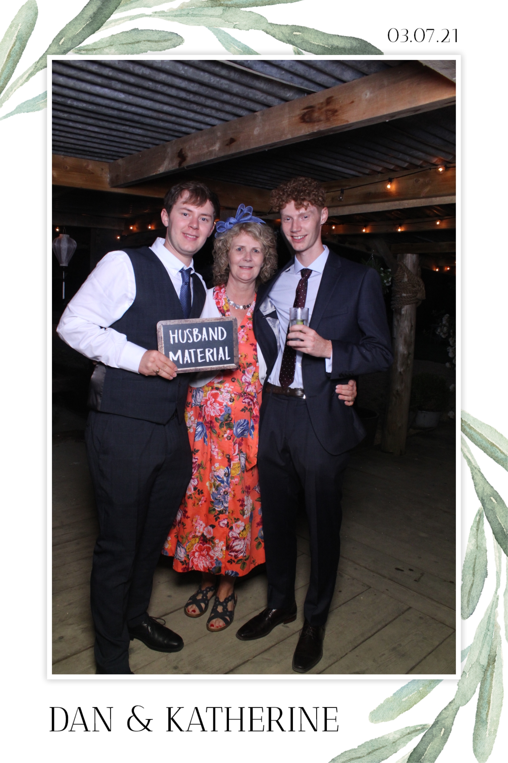 Dan & Katherine | View more photos from the event at images.mobile-photo-booth.com/u/MobilePhotoBoothUK/Dan-Katherine