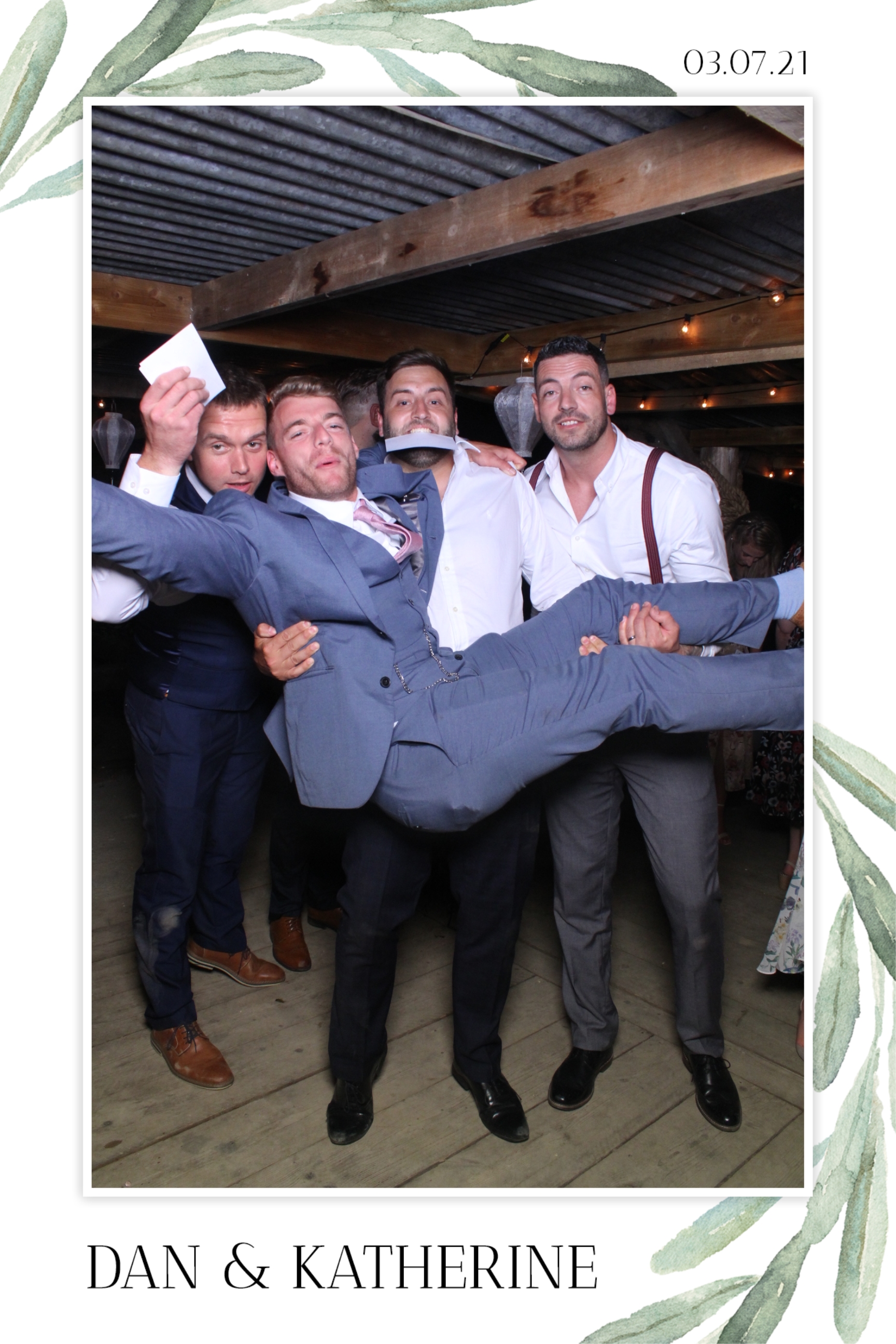 Dan & Katherine | View more photos from the event at images.mobile-photo-booth.com/u/MobilePhotoBoothUK/Dan-Katherine